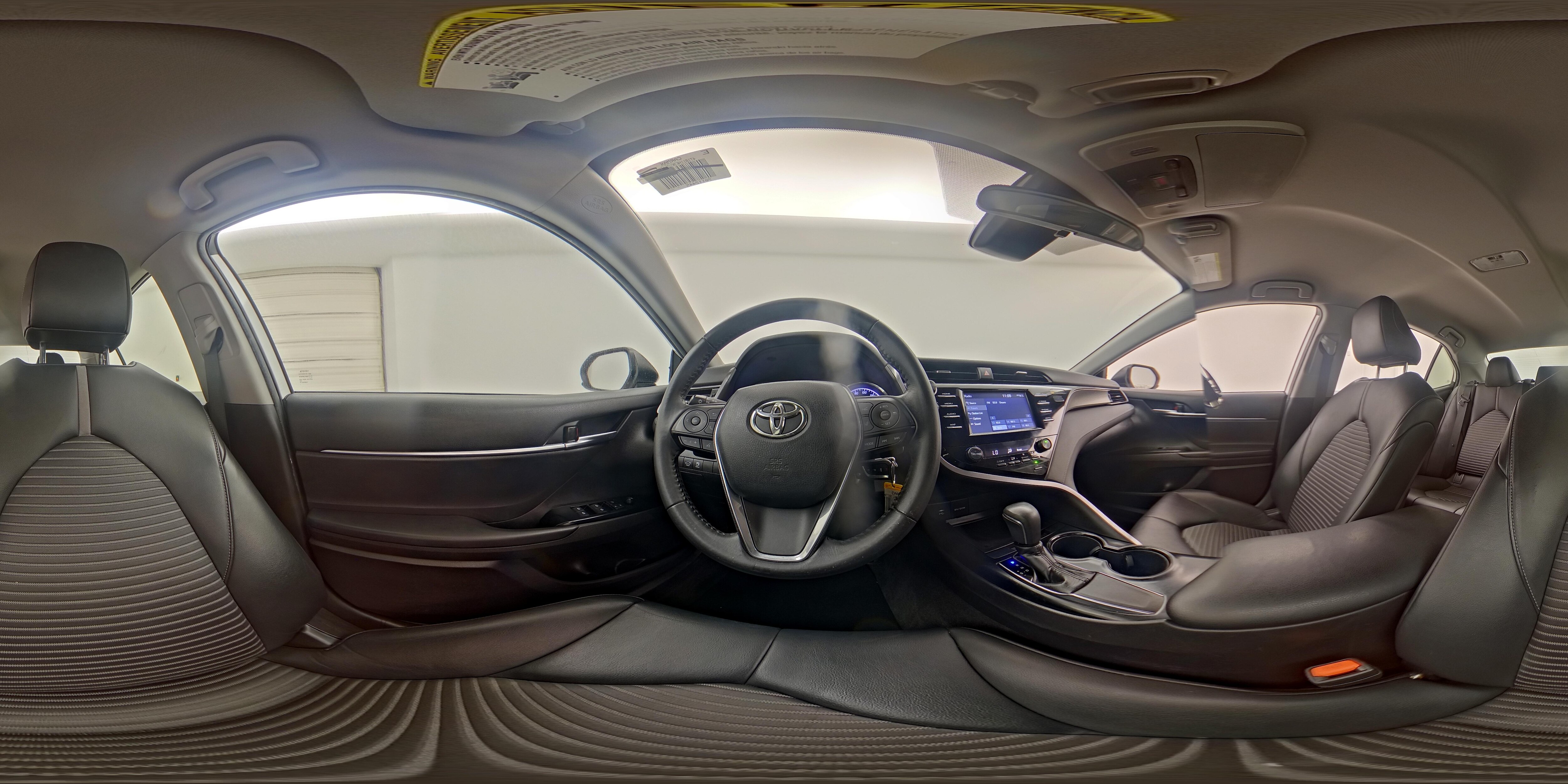 2019 Toyota Camry SE - Photo 26