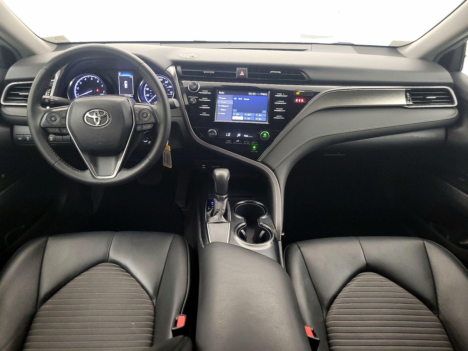 2019 Toyota Camry SE - Photo 10