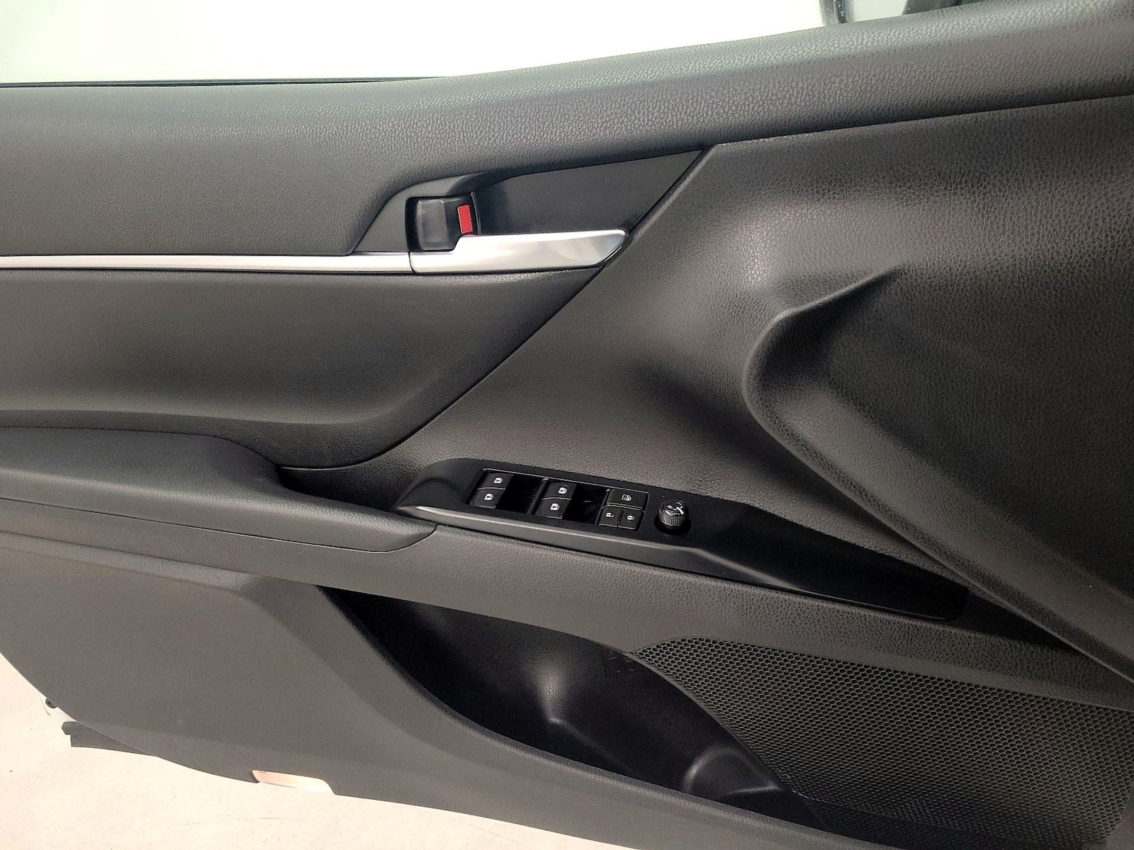 2019 Toyota Camry SE - Photo 13