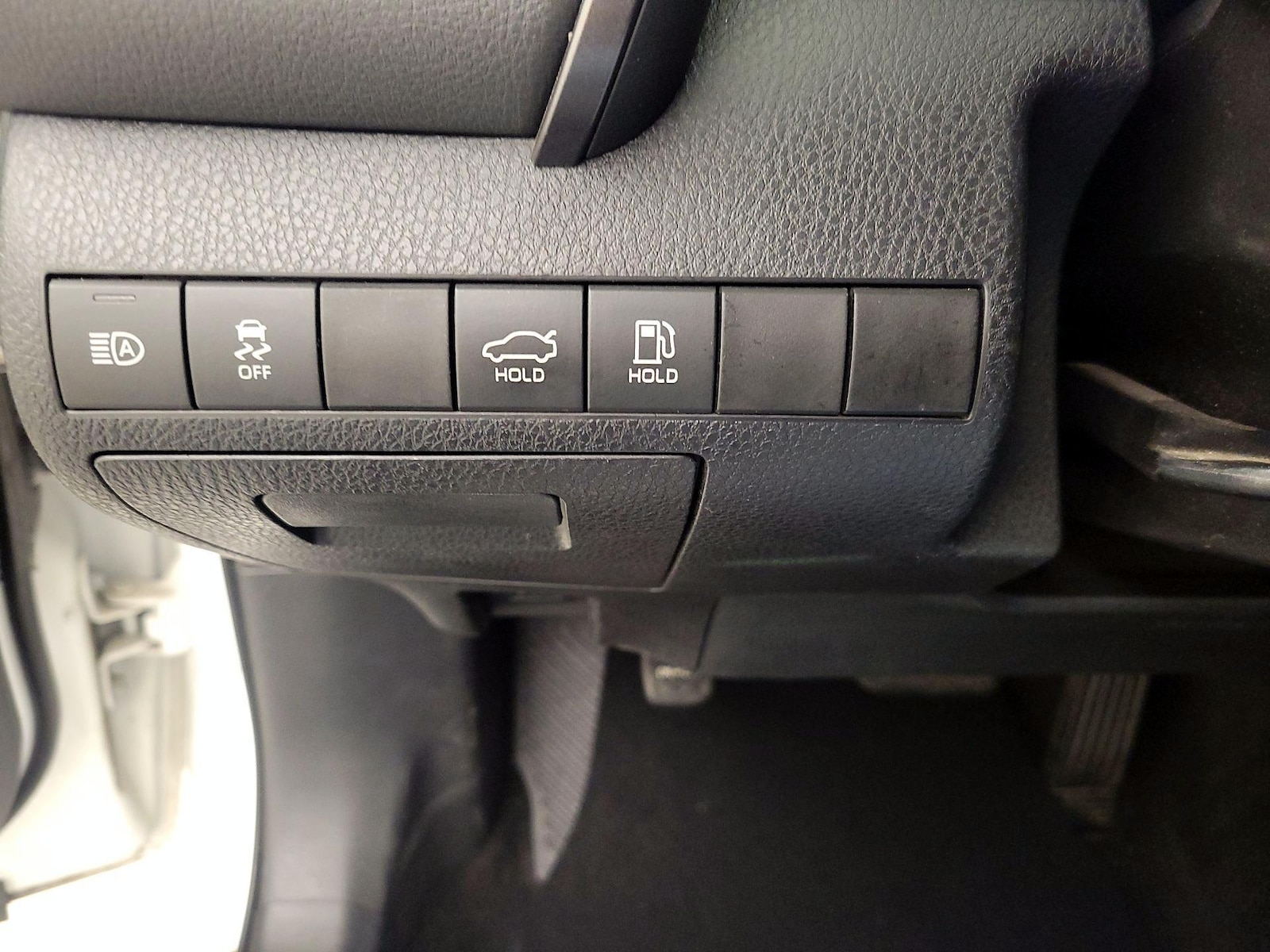2019 Toyota Camry SE - Photo 14