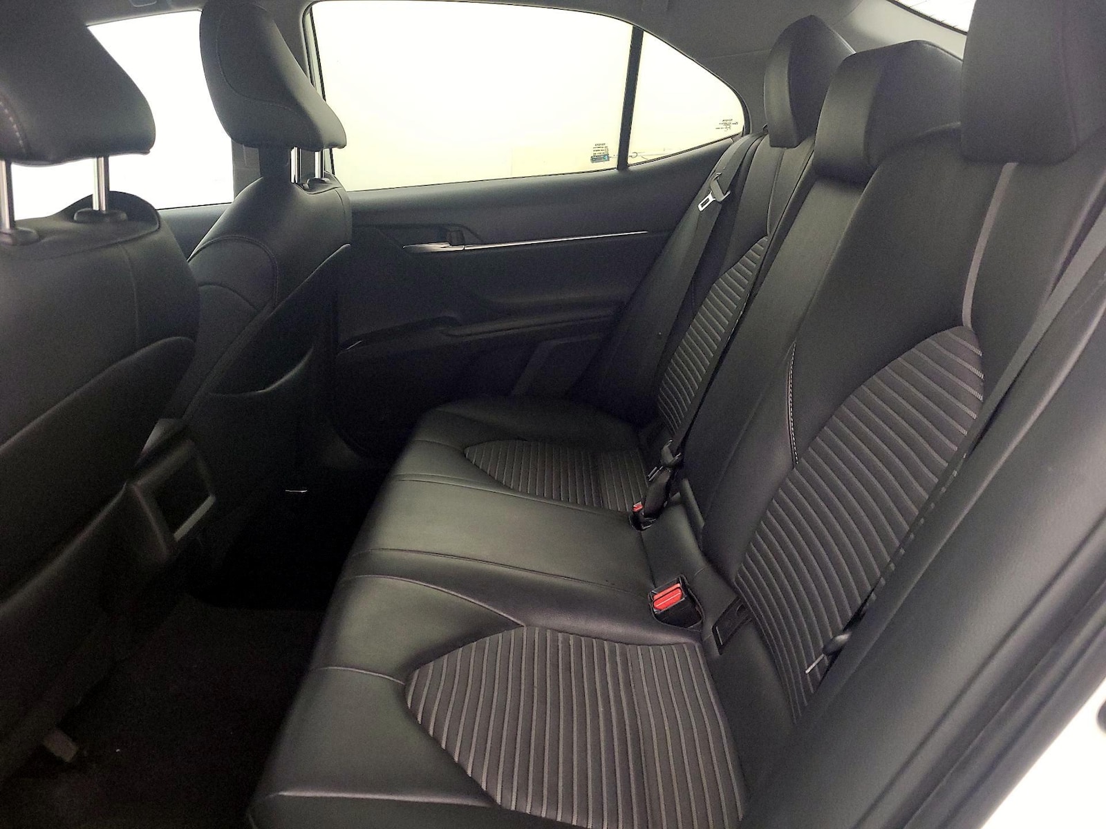 2019 Toyota Camry SE - Photo 20