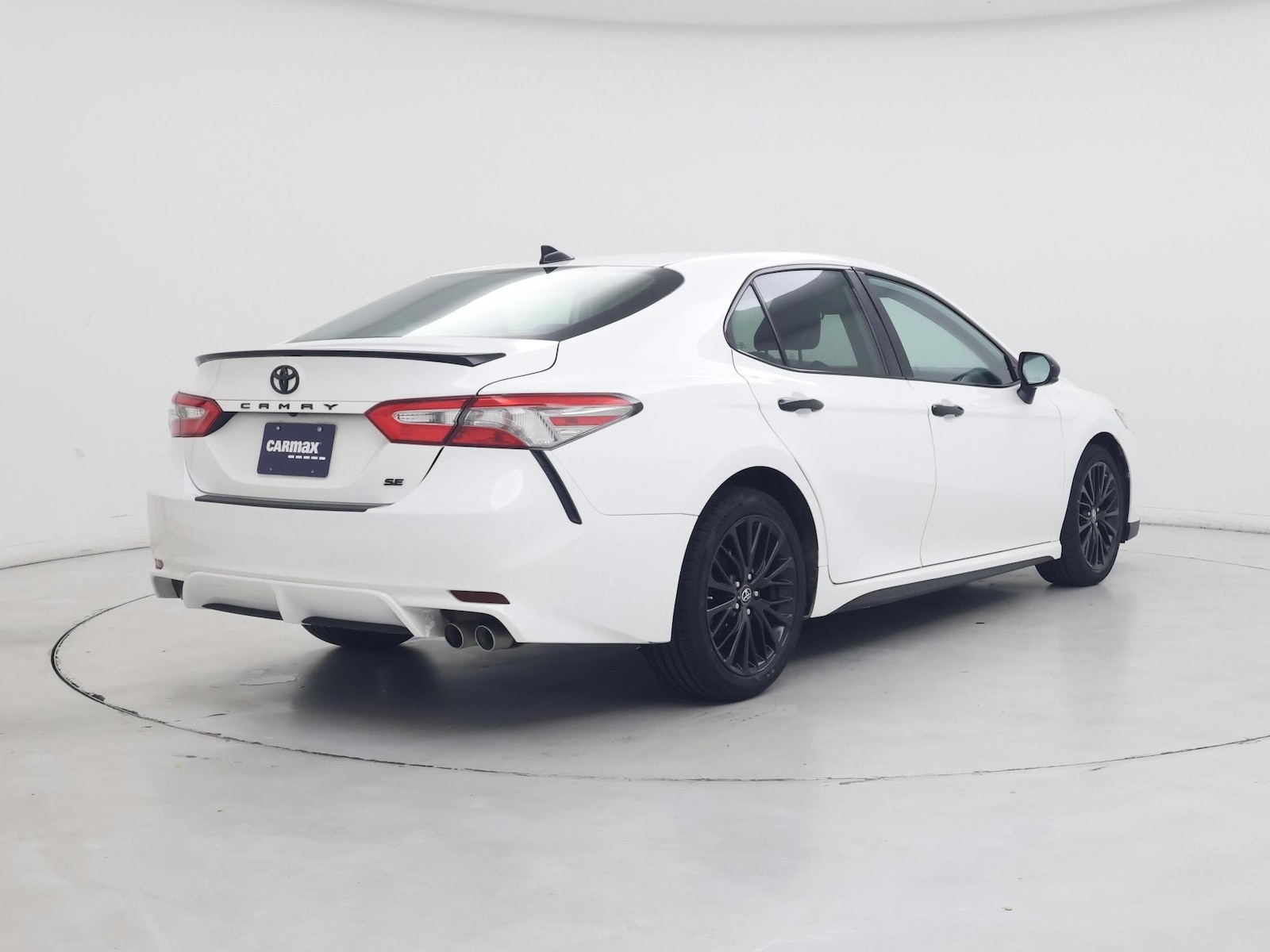 2019 Toyota Camry SE - Photo 9