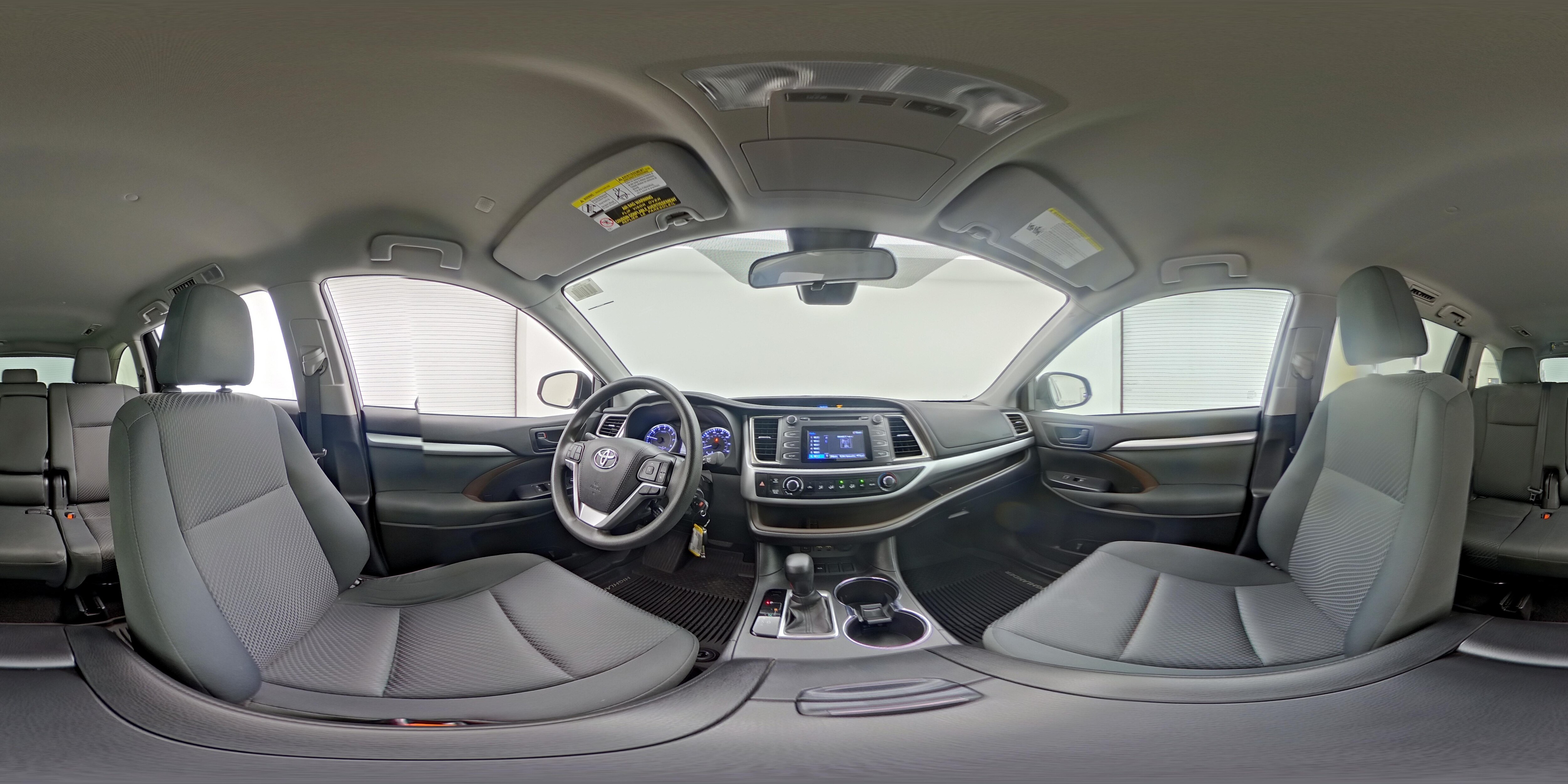 2019 Toyota Highlander LE - Photo 26