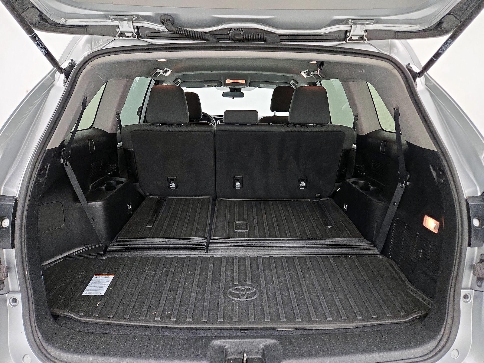 2019 Toyota Highlander LE - Photo 23