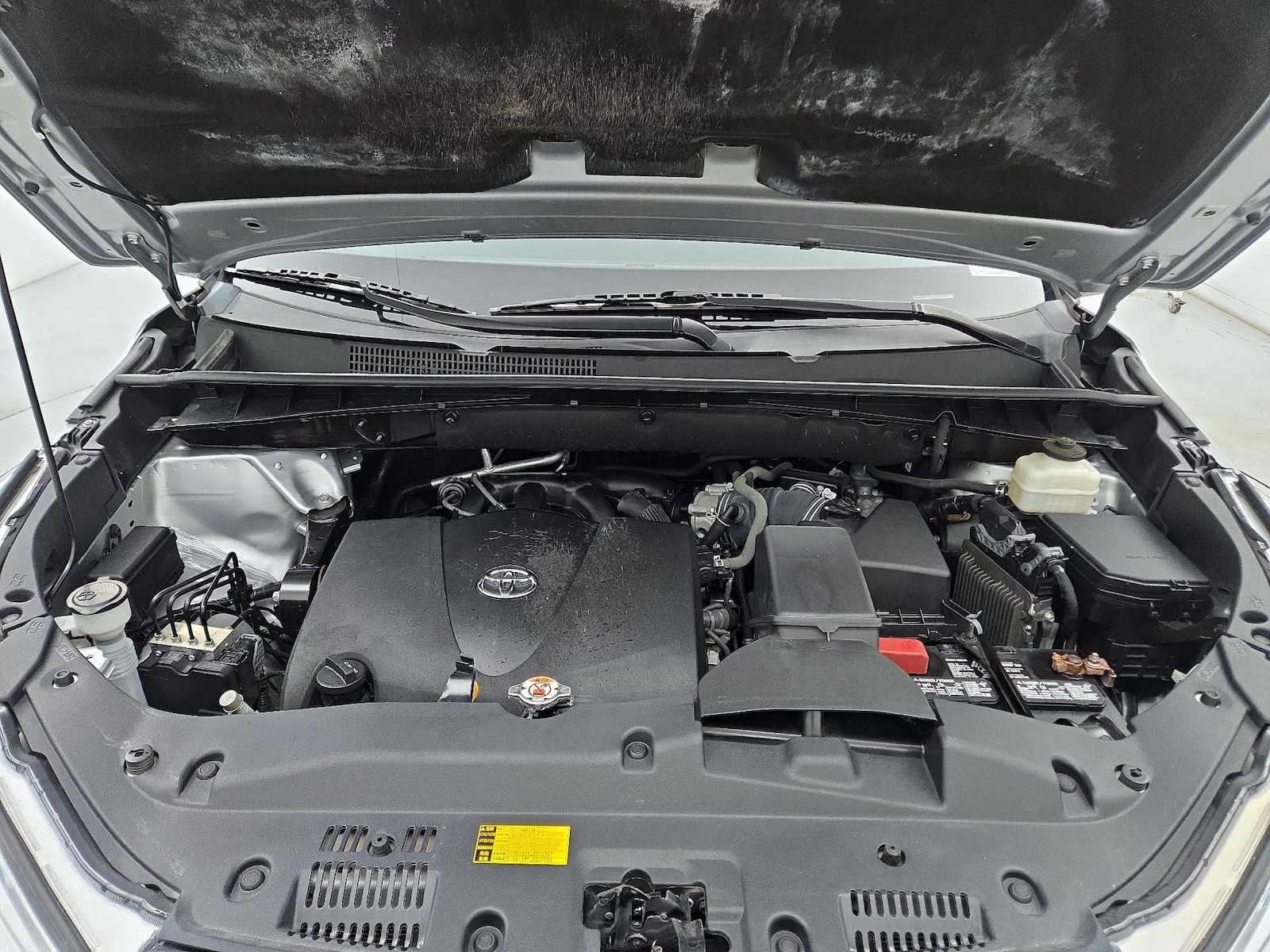 2019 Toyota Highlander LE - Photo 24