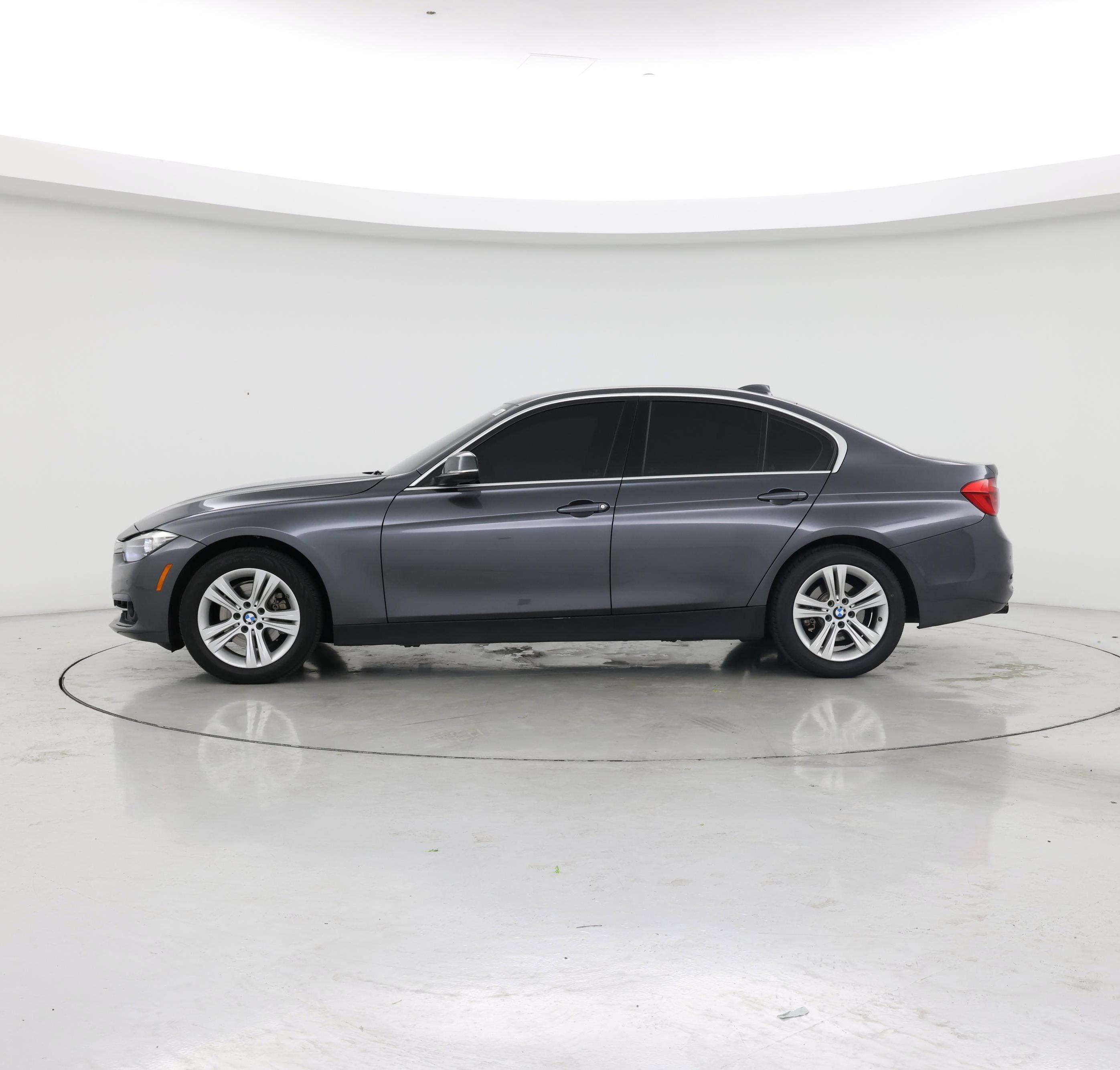 Thumbnail: 2017 BMW 3 Series - 3