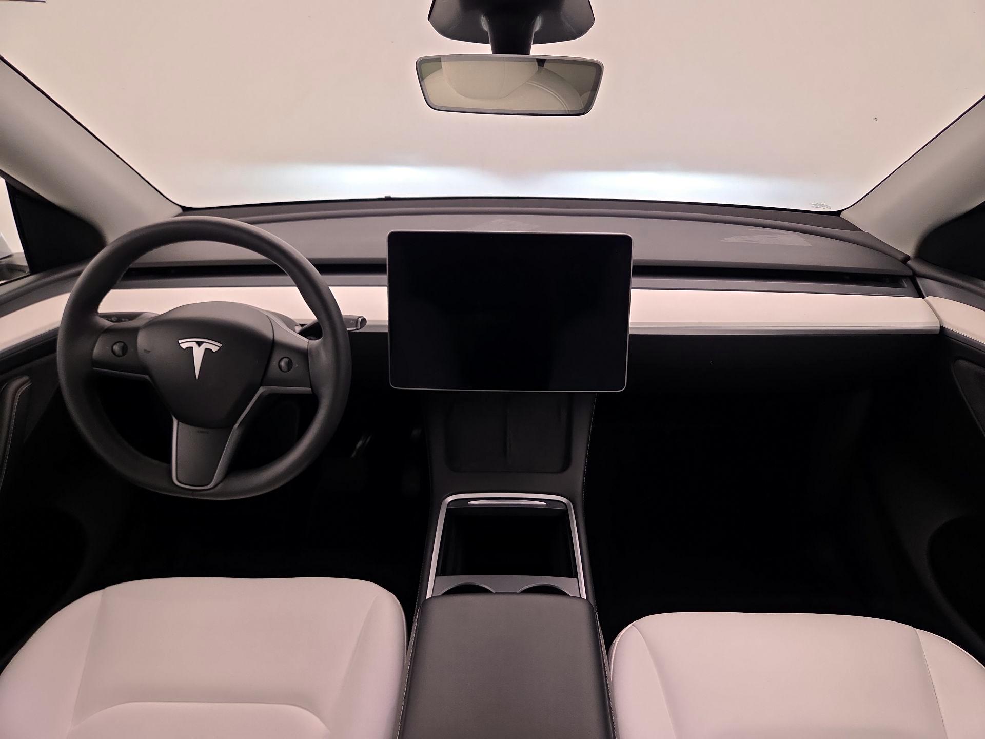 Thumbnail: 2023 Tesla Model Y - 9