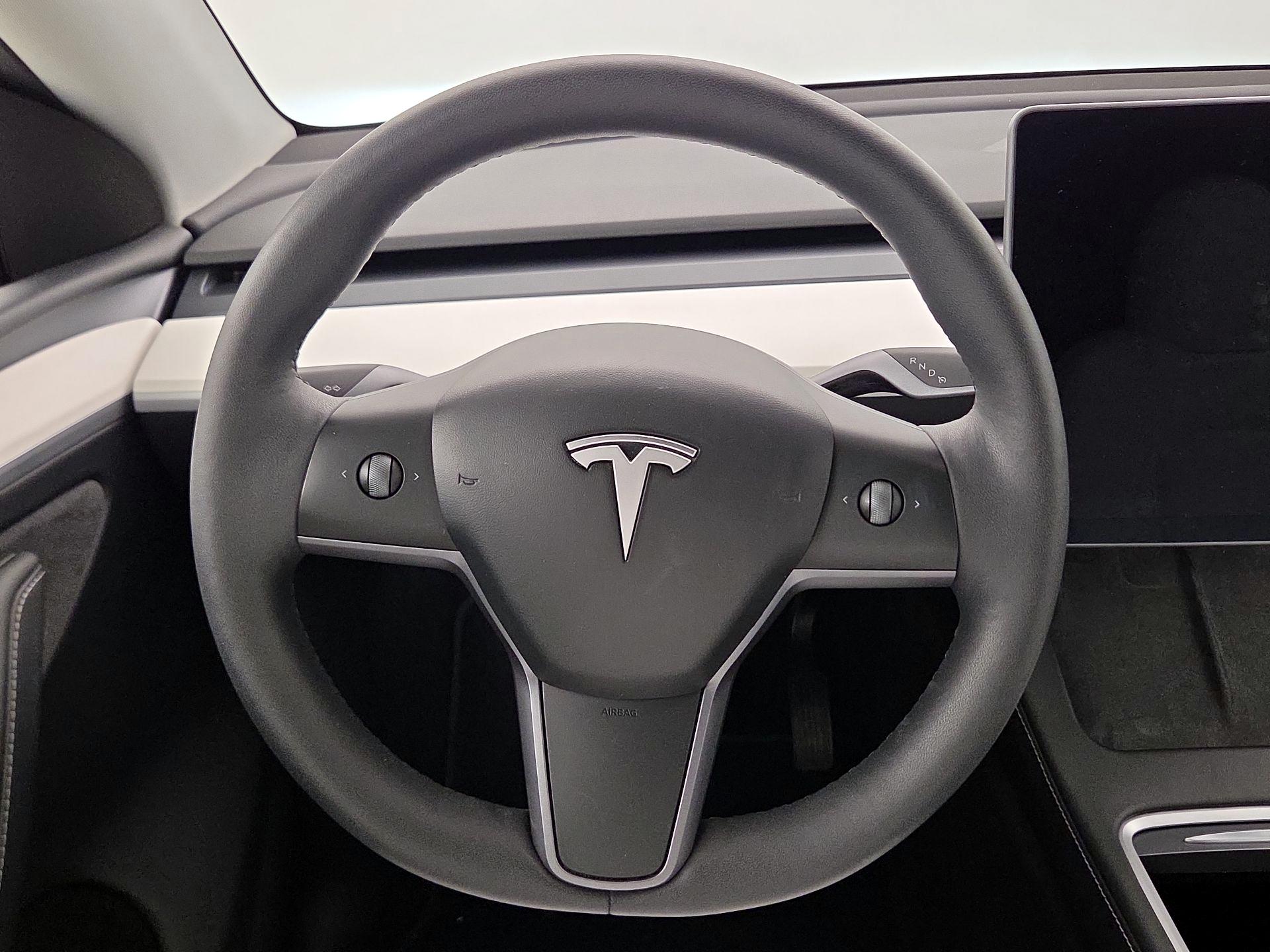Thumbnail: 2023 Tesla Model Y - 10