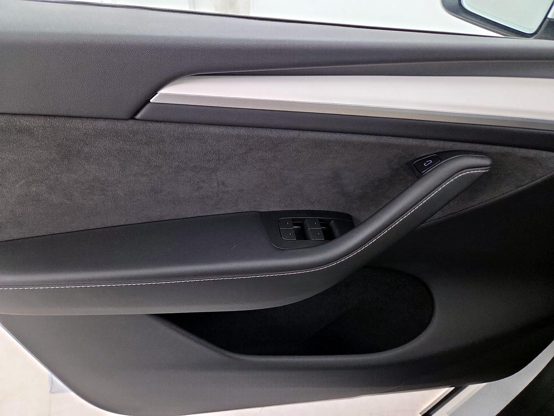 Thumbnail: 2023 Tesla Model Y - 12