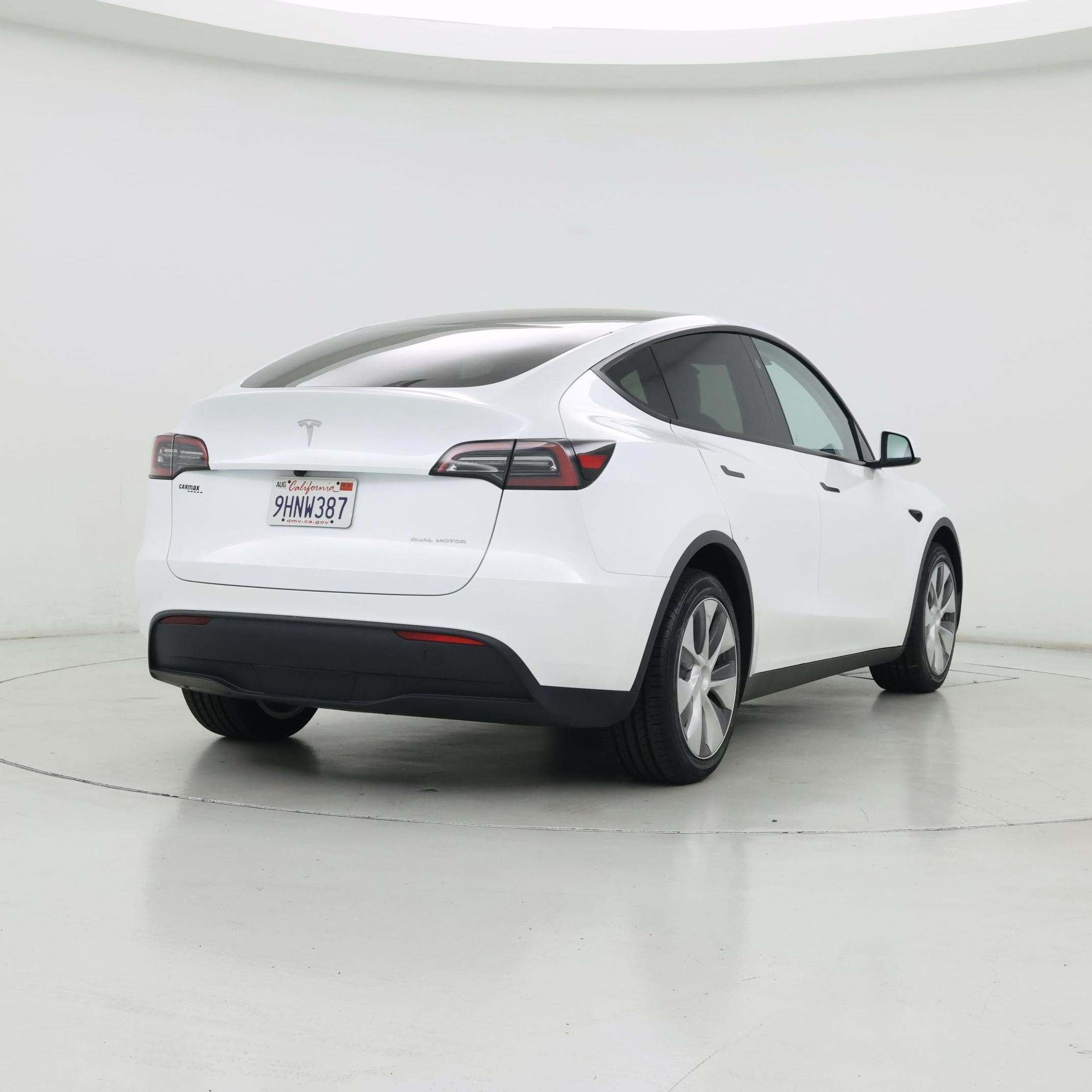 Thumbnail: 2023 Tesla Model Y - 8