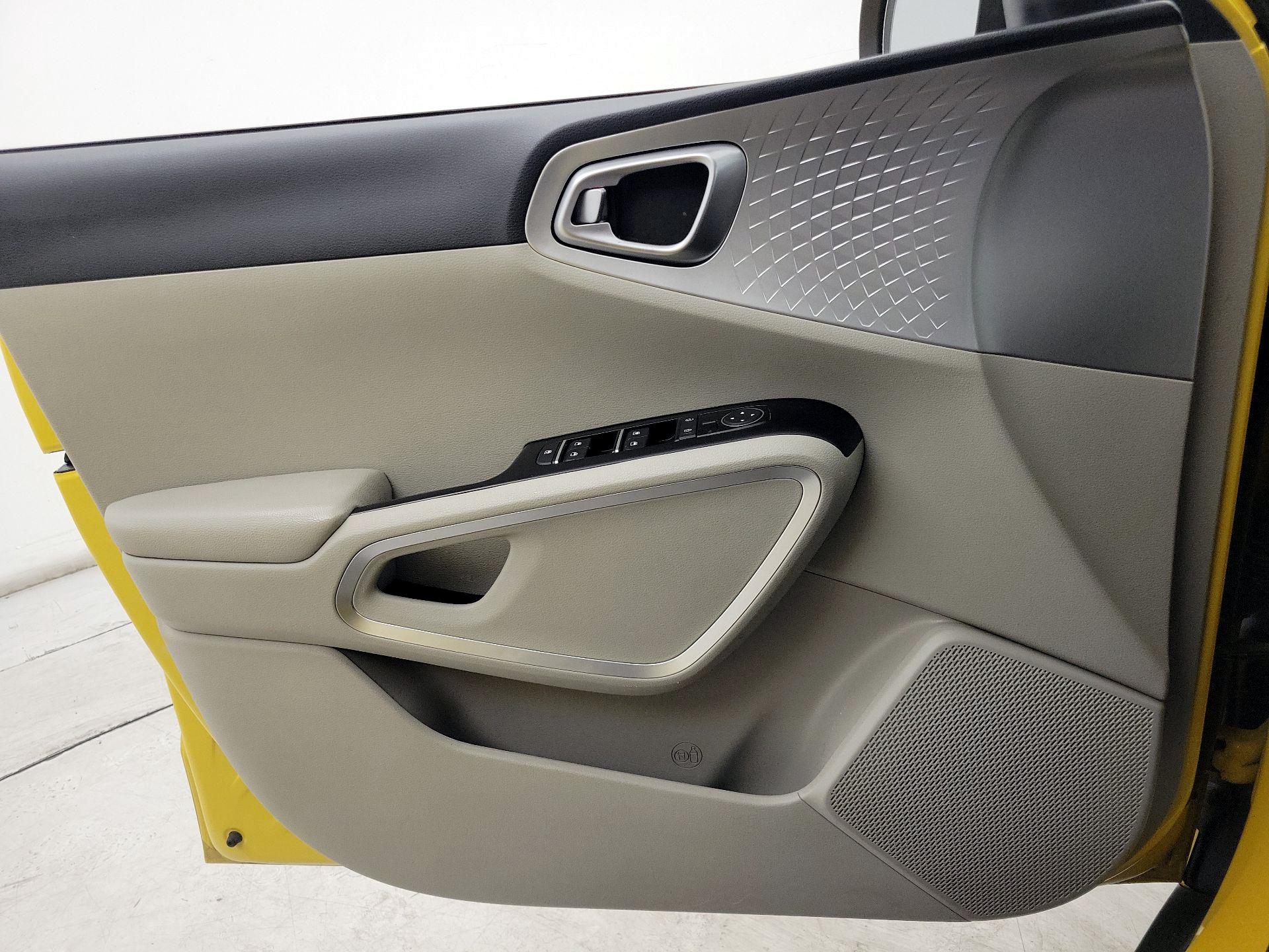 Thumbnail: 2020 Kia Soul - 12