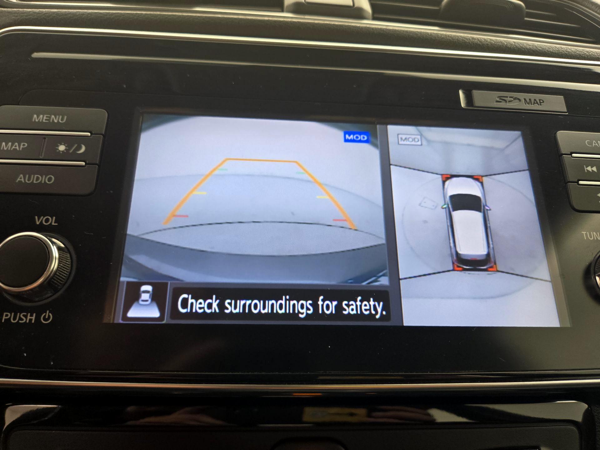 Thumbnail: 2019 Nissan Leaf - 15