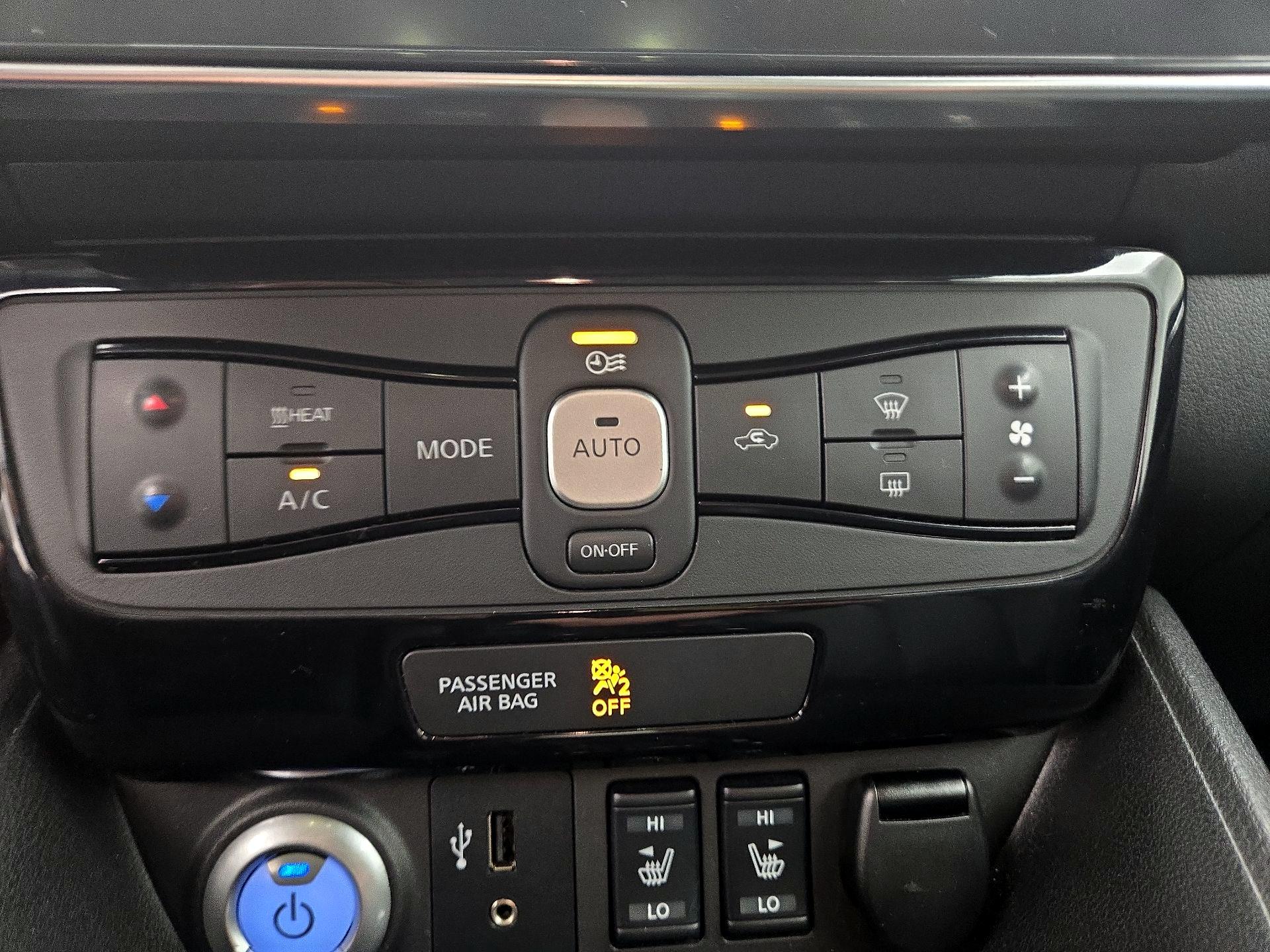Thumbnail: 2019 Nissan Leaf - 17