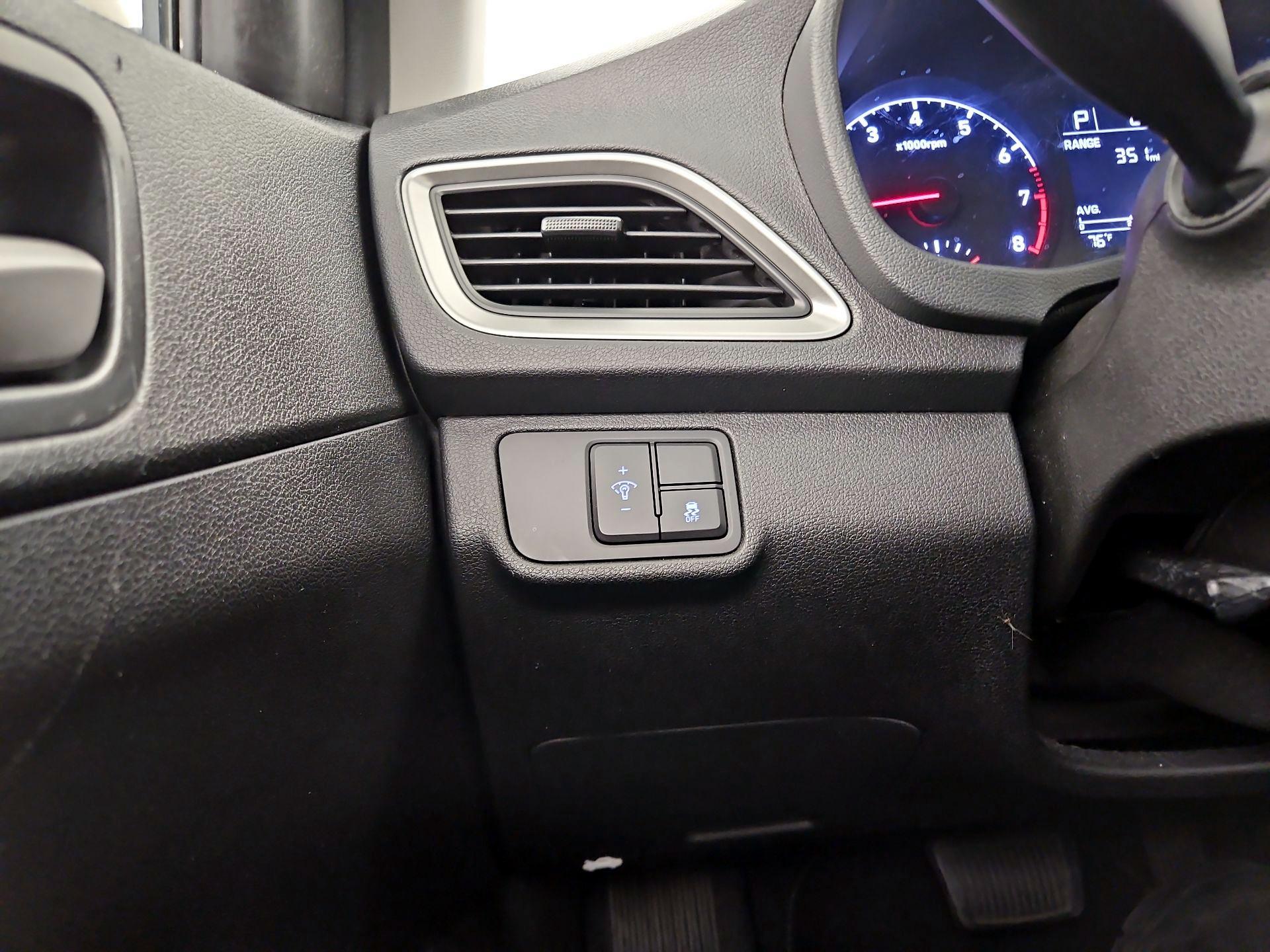 Thumbnail: 2018 Hyundai Accent - 13