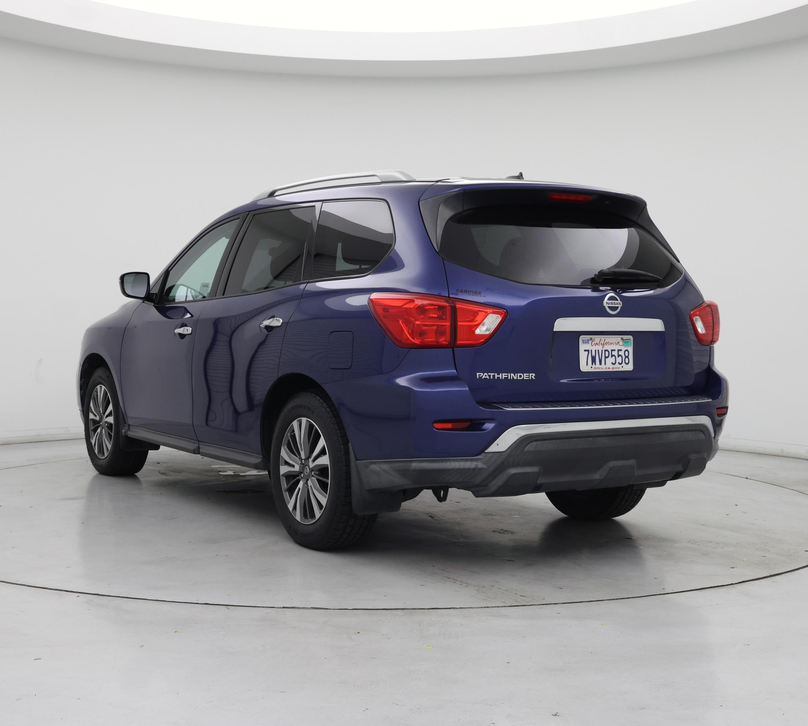 Thumbnail: 2017 Nissan Pathfinder - 2