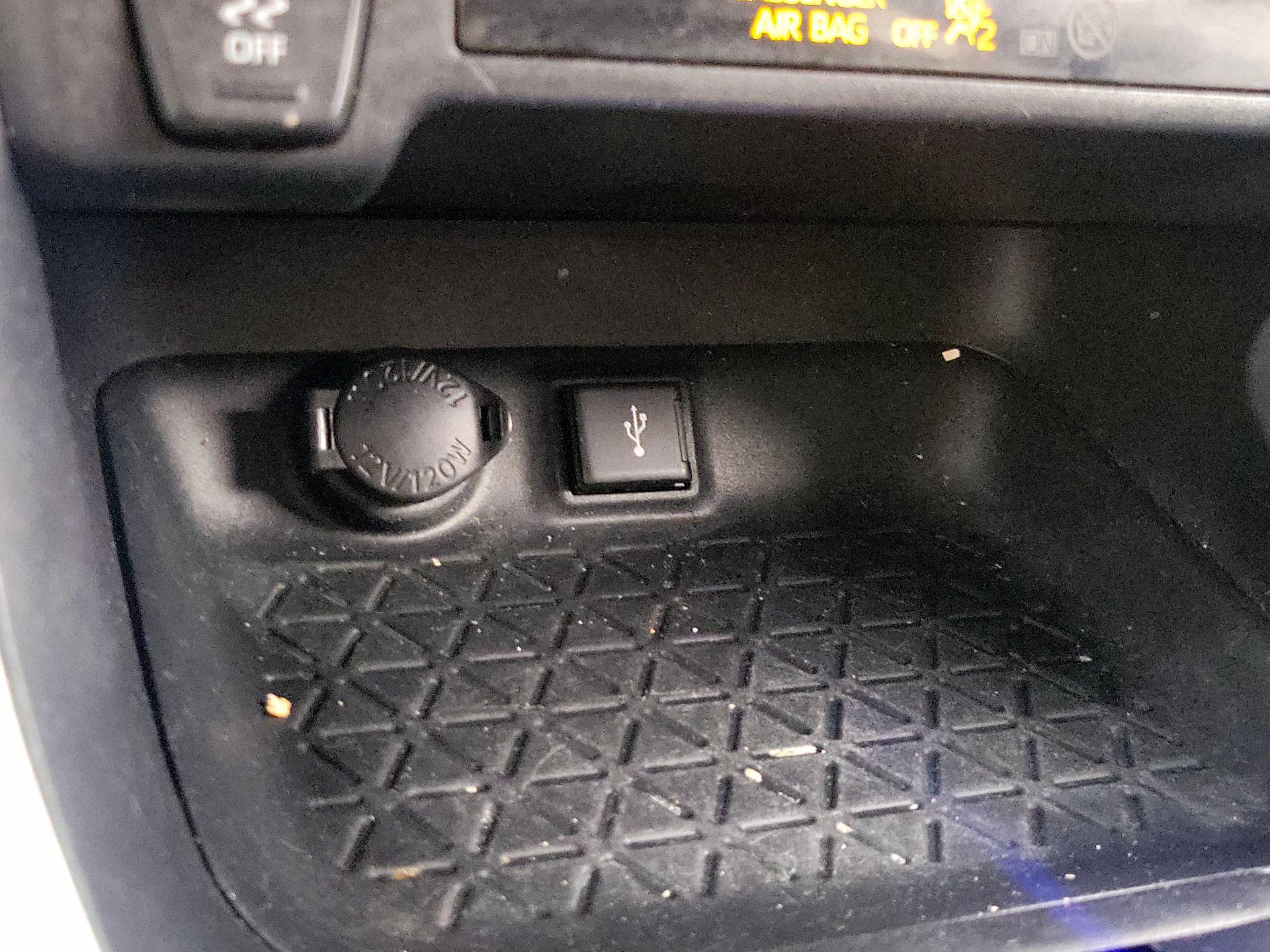 Thumbnail: 2020 Toyota RAV4 - 18