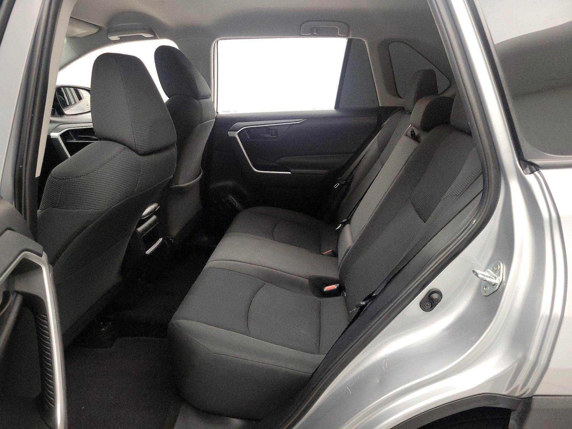 Thumbnail: 2020 Toyota RAV4 - 19