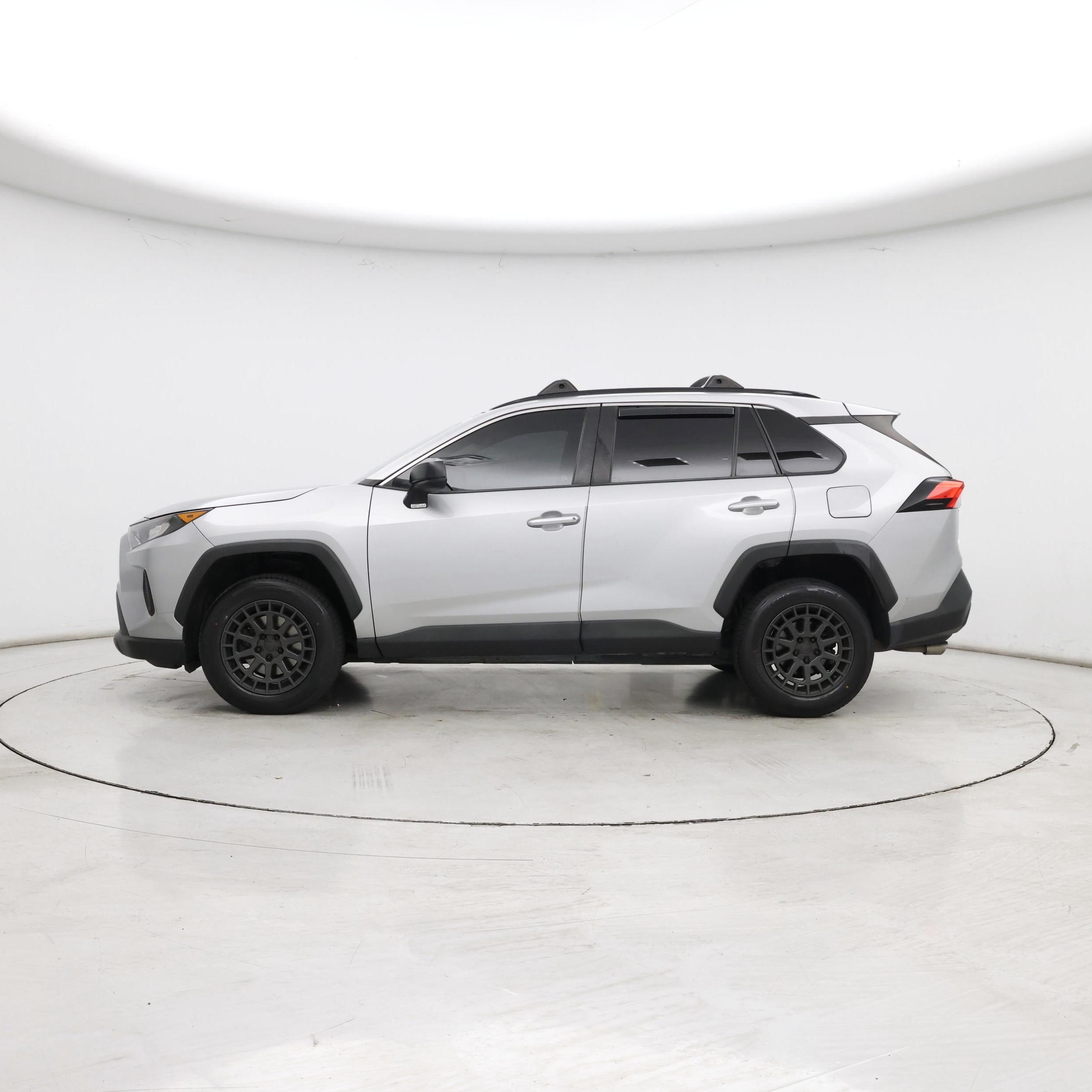 Thumbnail: 2020 Toyota RAV4 - 3