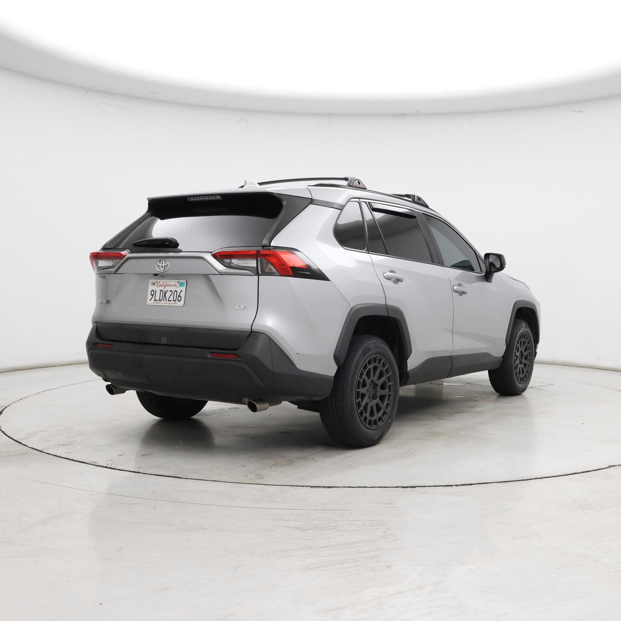 Thumbnail: 2020 Toyota RAV4 - 8