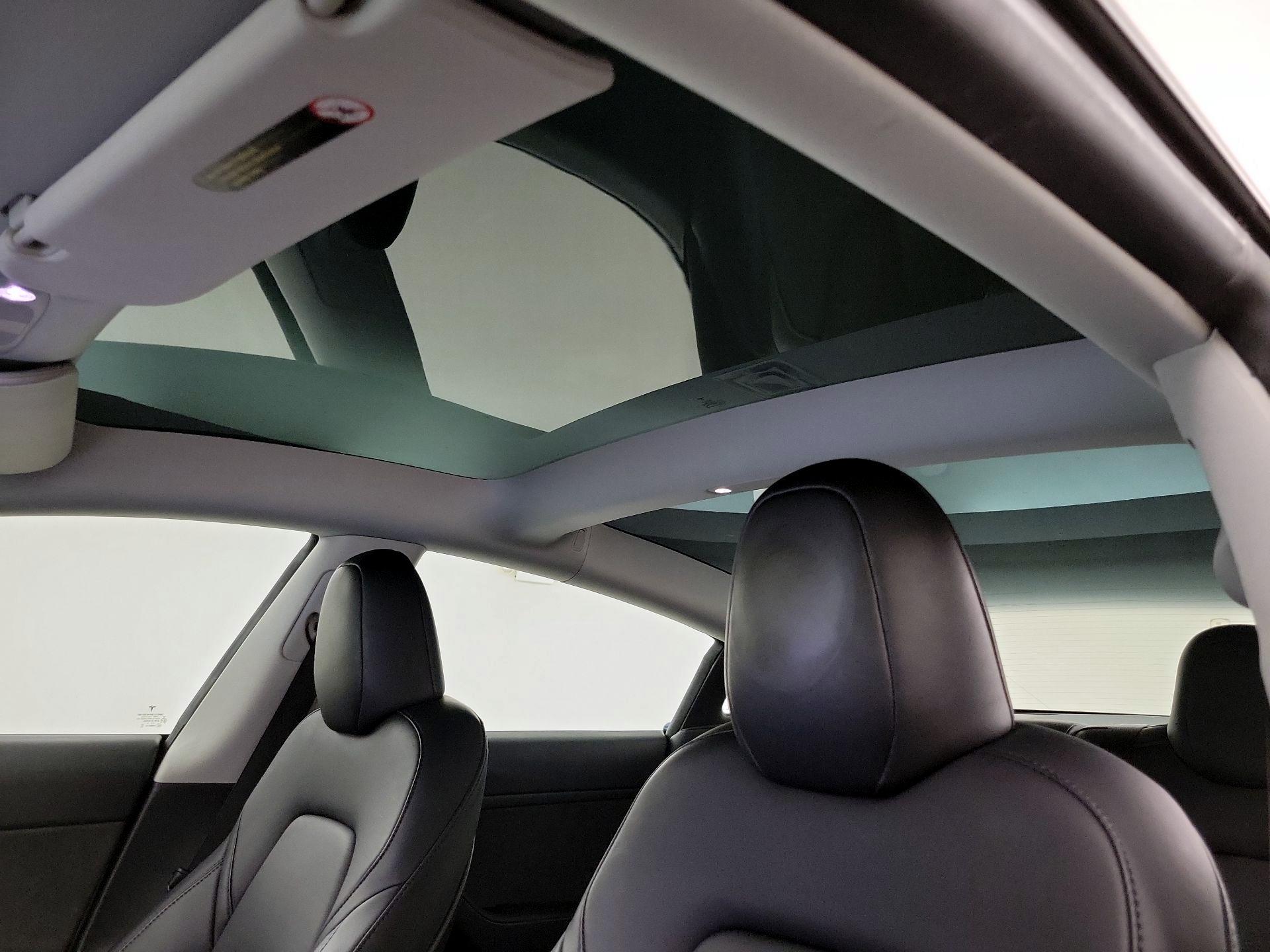 Thumbnail: 2023 Tesla Model 3 - 18