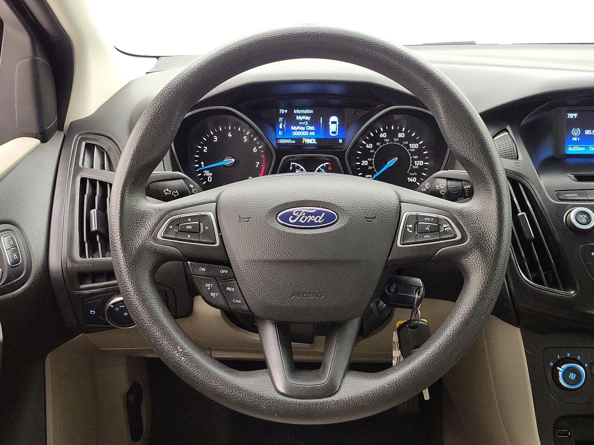 Thumbnail: 2015 Ford Focus - 10