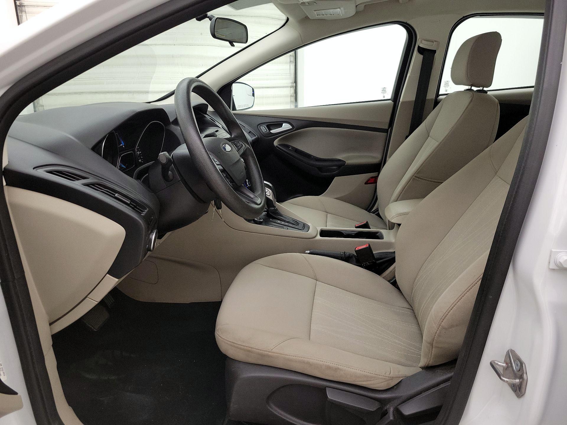 Thumbnail: 2015 Ford Focus - 11