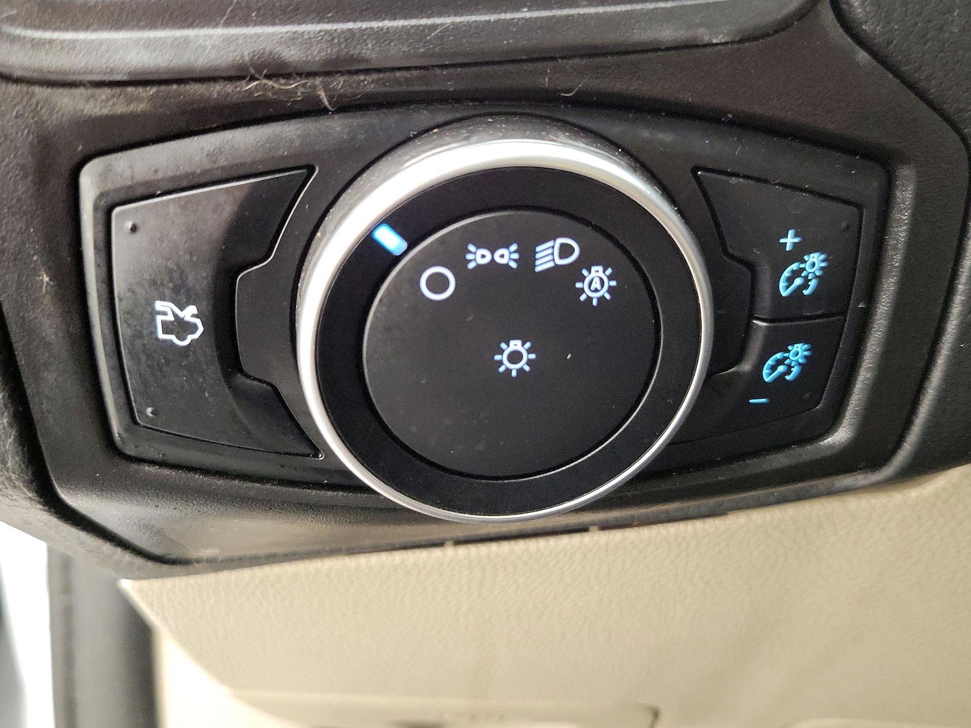 Thumbnail: 2015 Ford Focus - 13