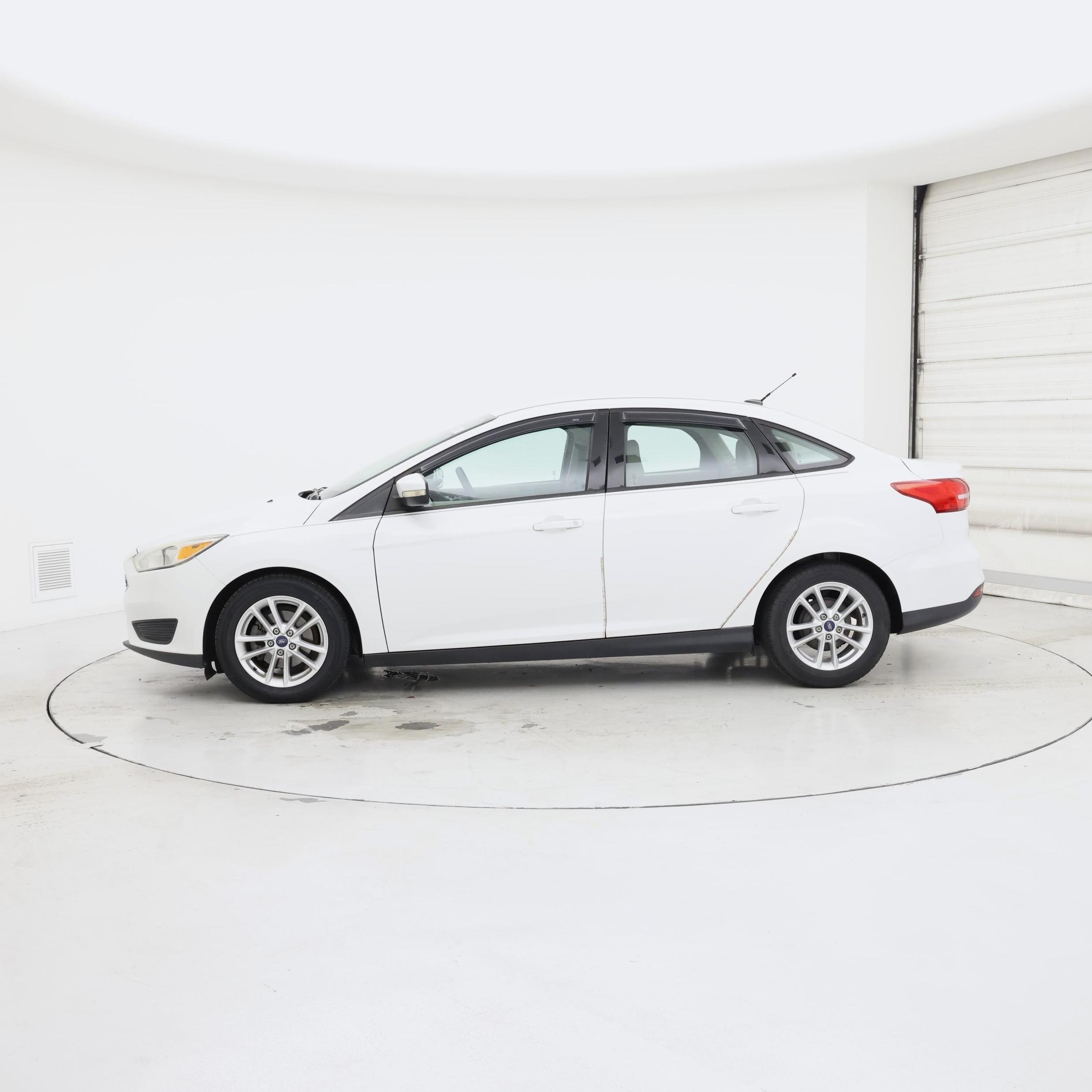 Thumbnail: 2015 Ford Focus - 3