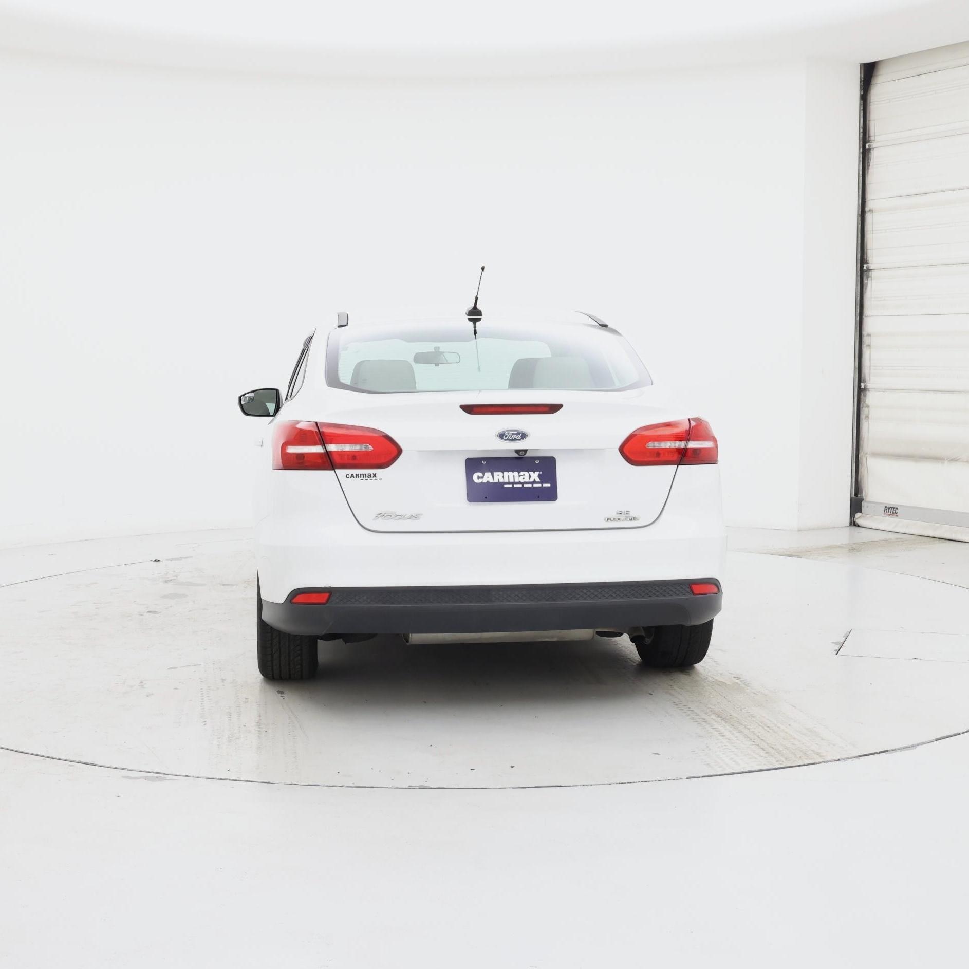 Thumbnail: 2015 Ford Focus - 6