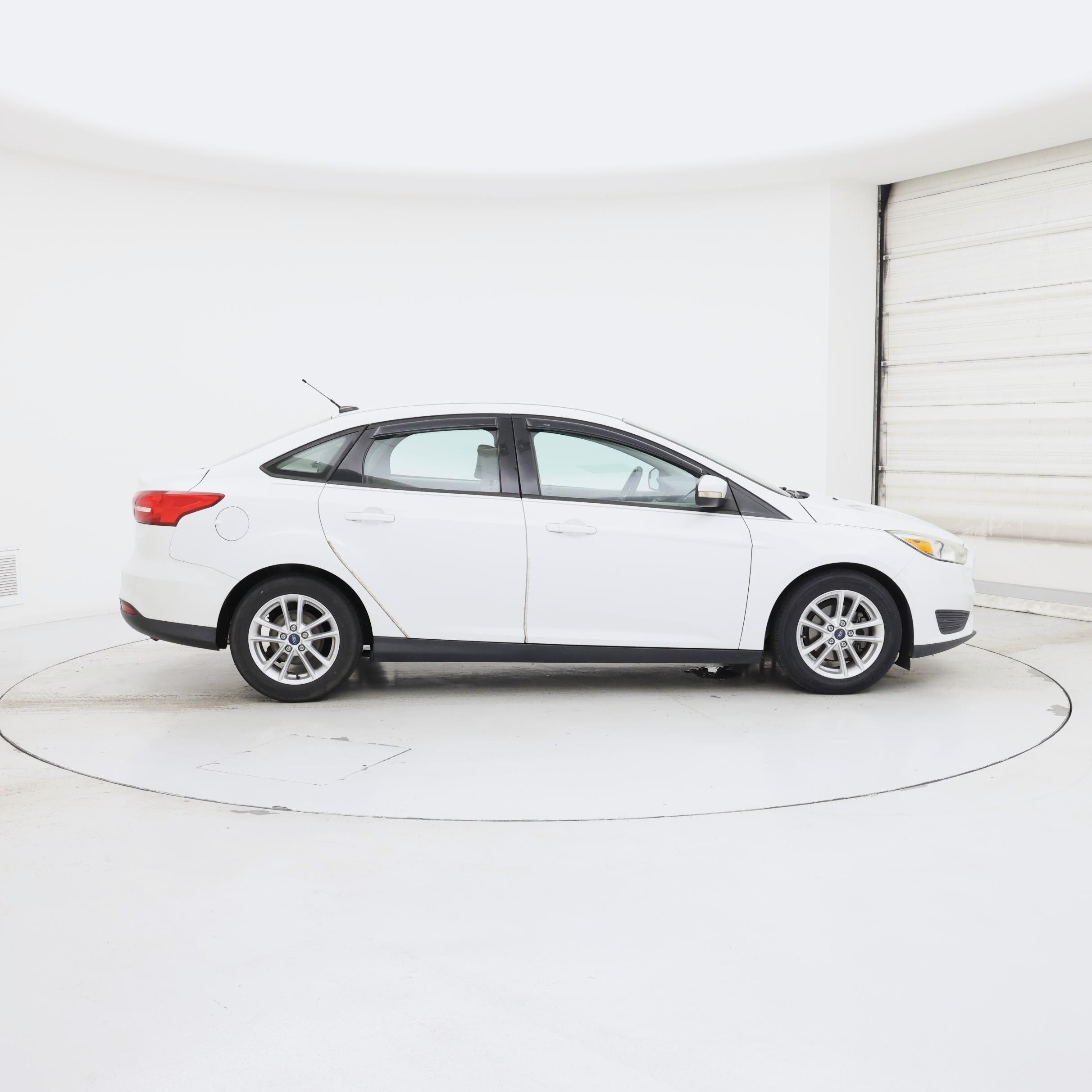 Thumbnail: 2015 Ford Focus - 7