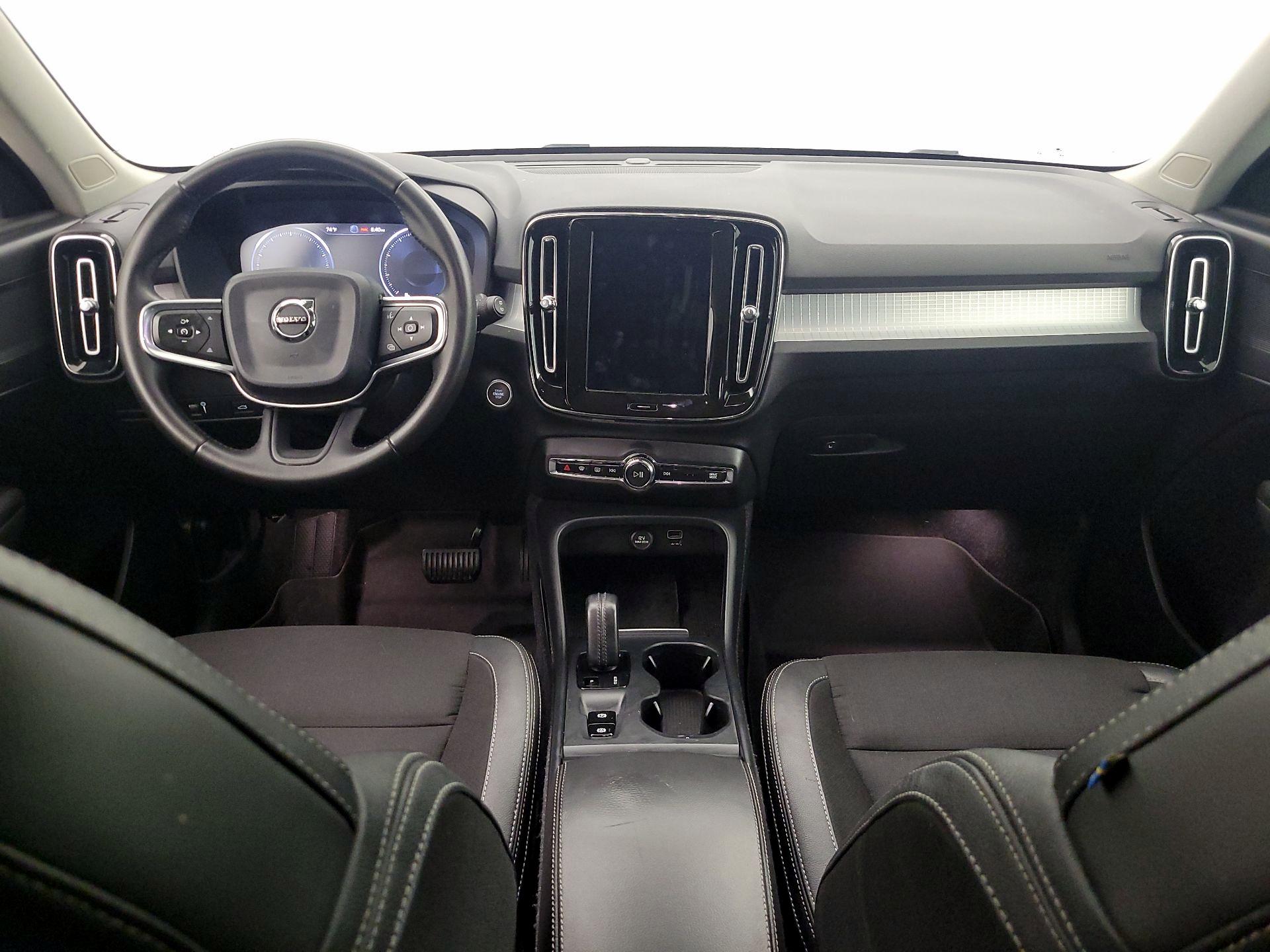 Thumbnail: 2020 Volvo XC40 - 9