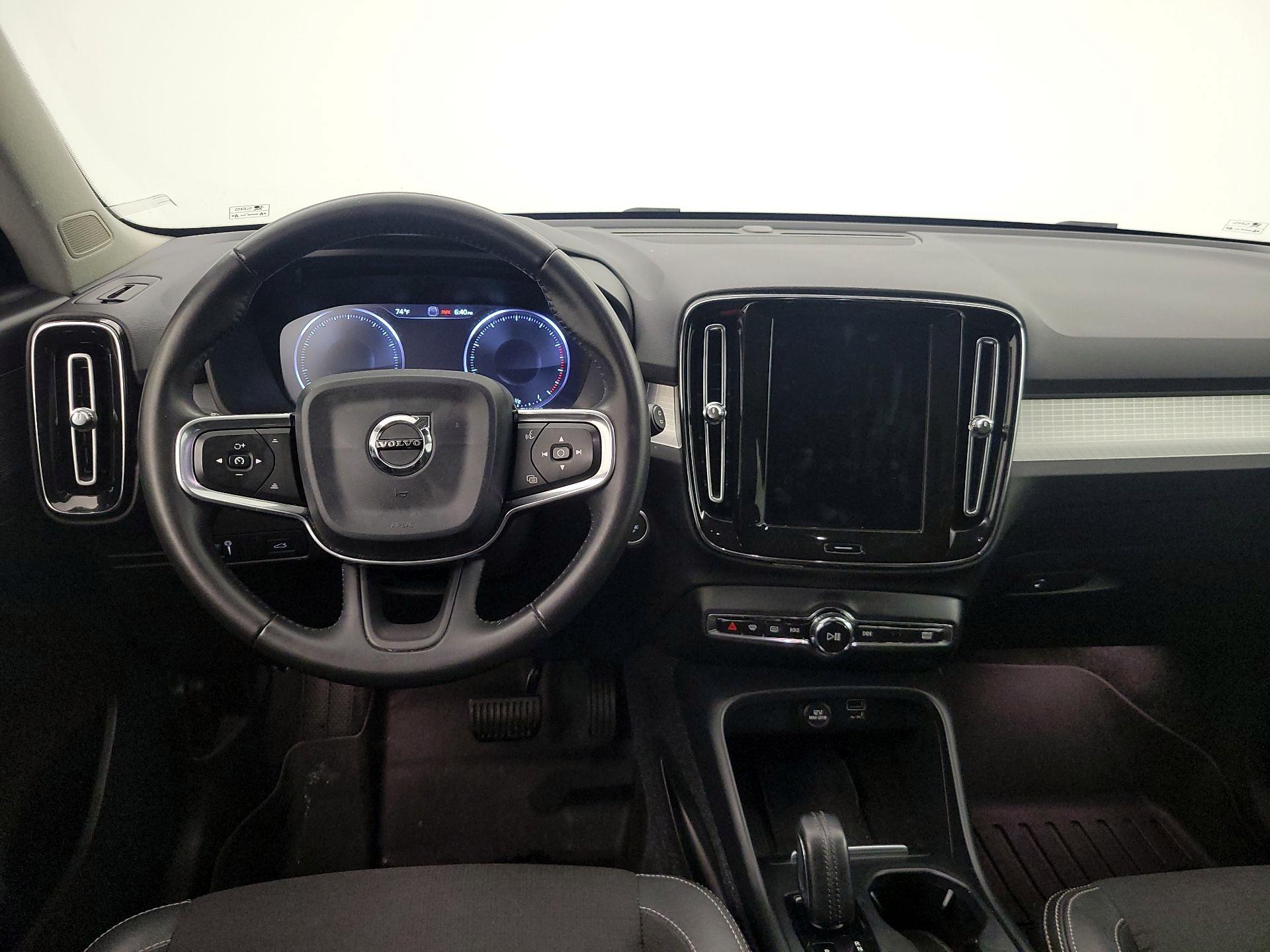 Thumbnail: 2020 Volvo XC40 - 10