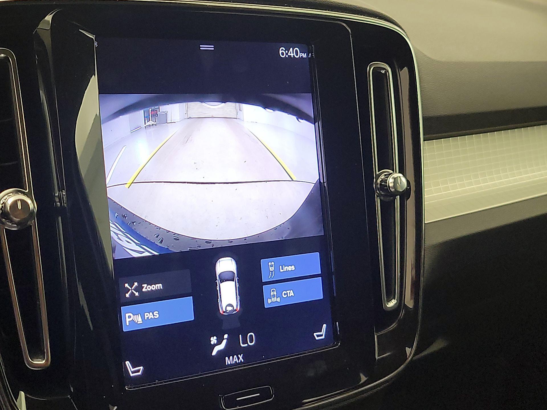 Thumbnail: 2020 Volvo XC40 - 14