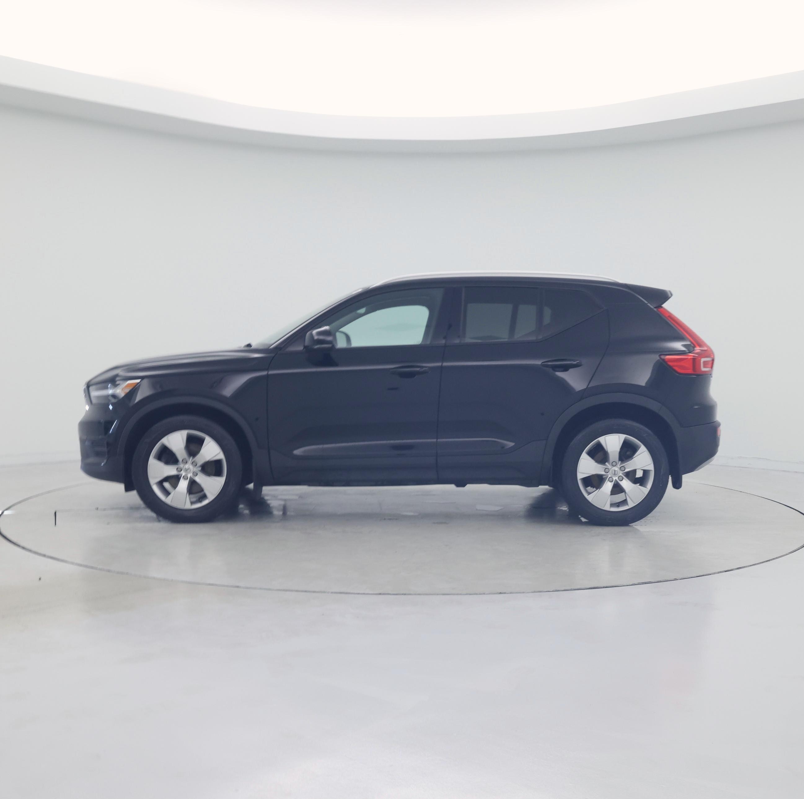 Thumbnail: 2020 Volvo XC40 - 3