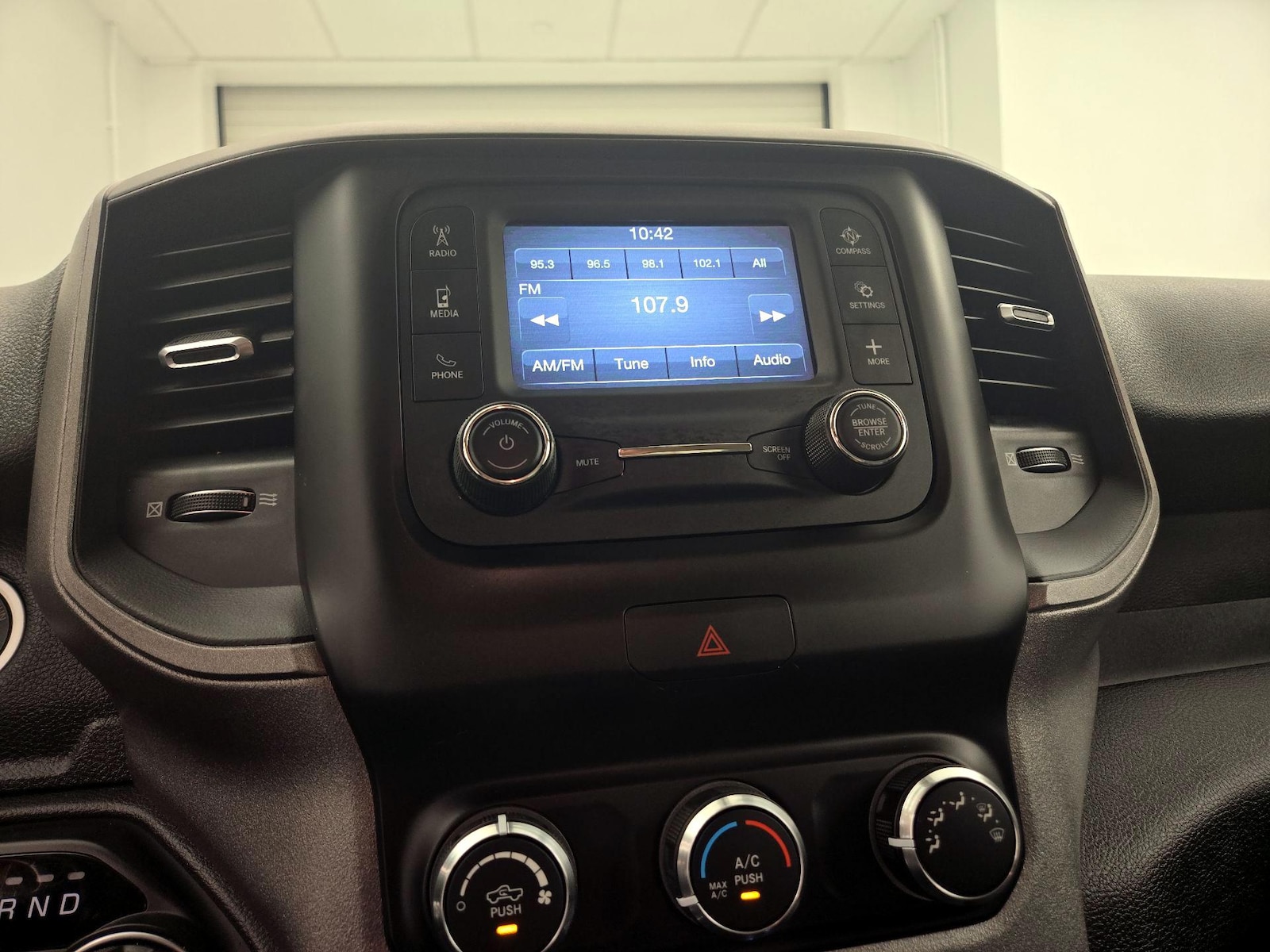 2019 RAM Ram 2500 Pickup Tradesman - Photo 16