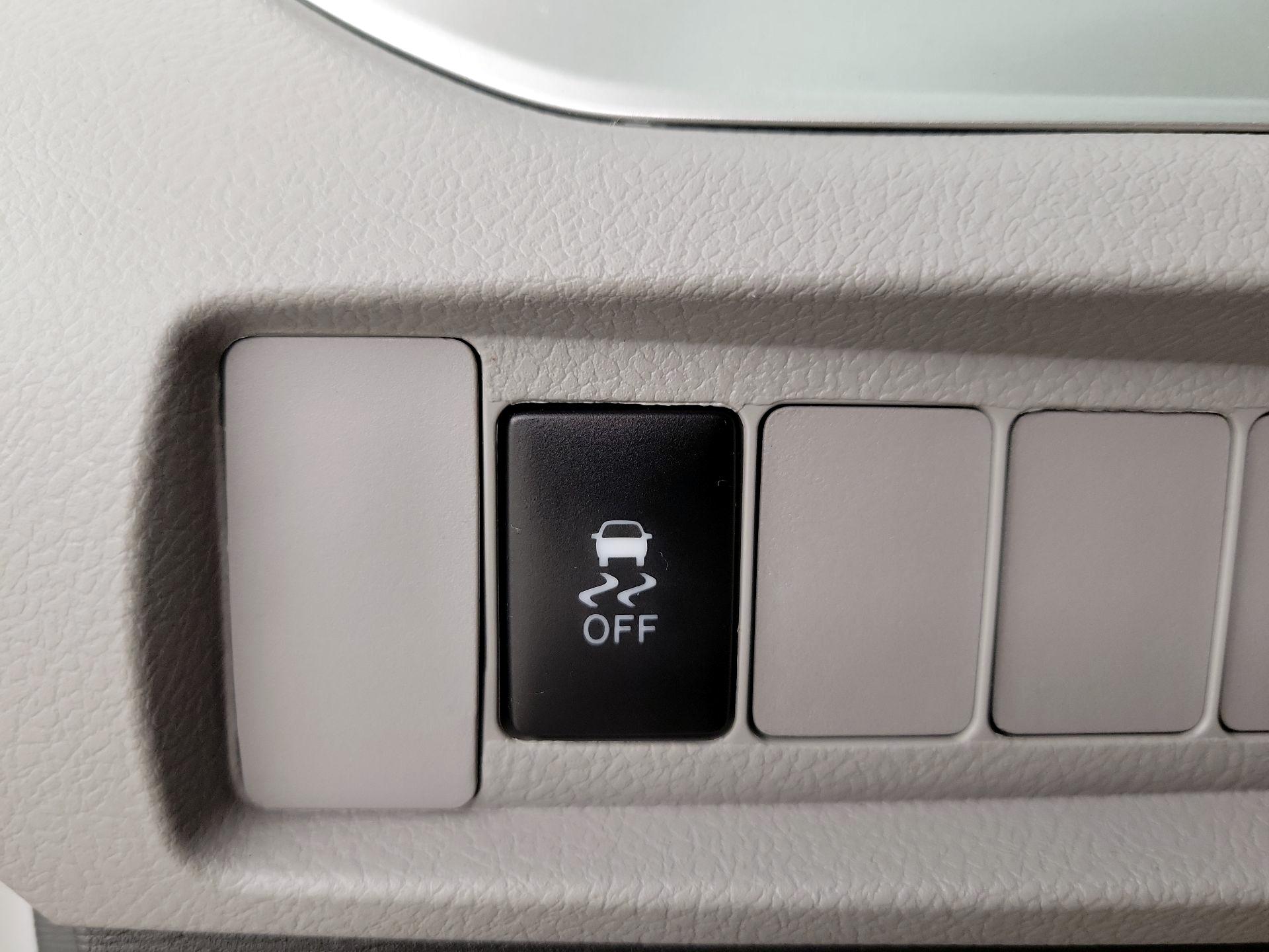 Thumbnail: 2019 Toyota Sienna - 13