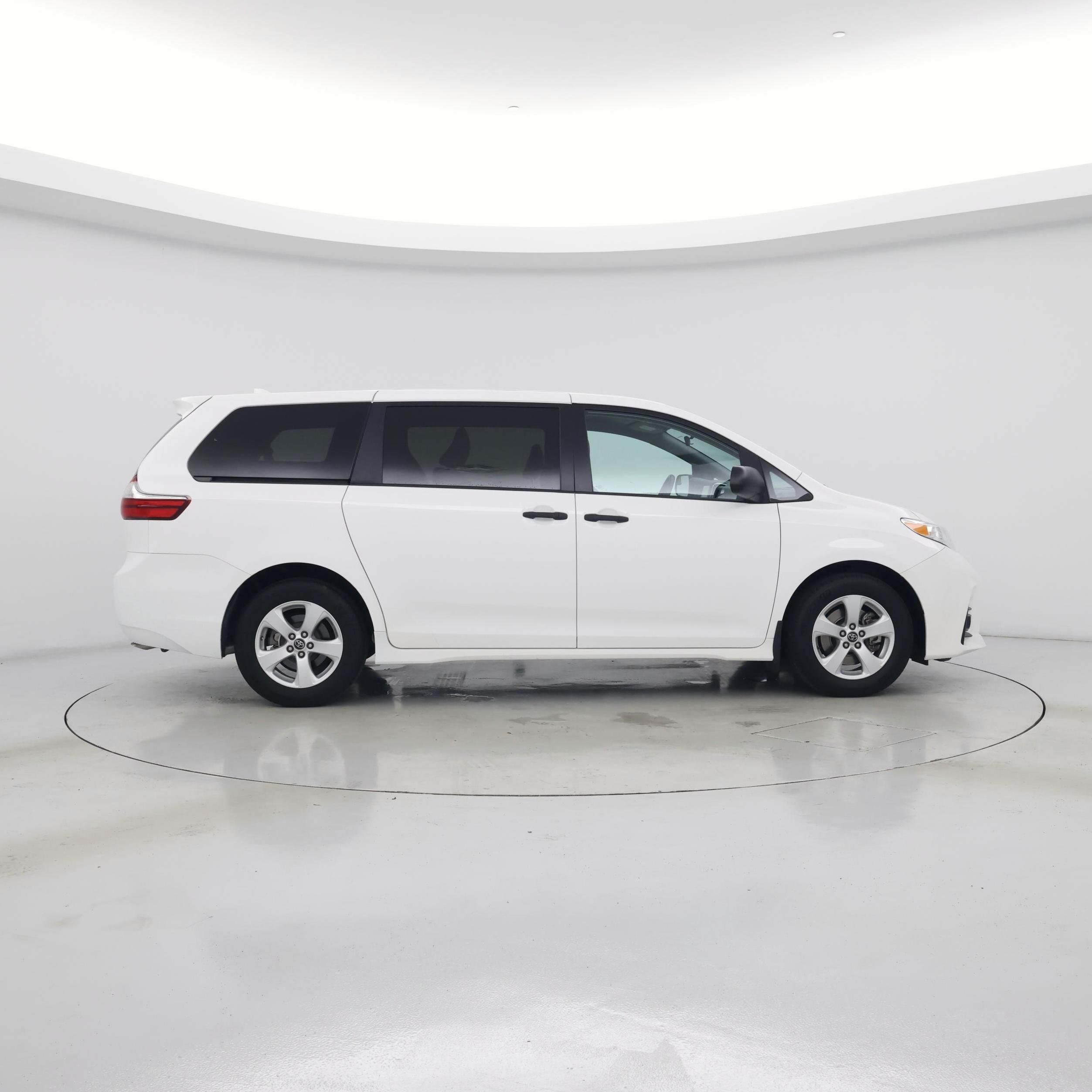 Thumbnail: 2019 Toyota Sienna - 7