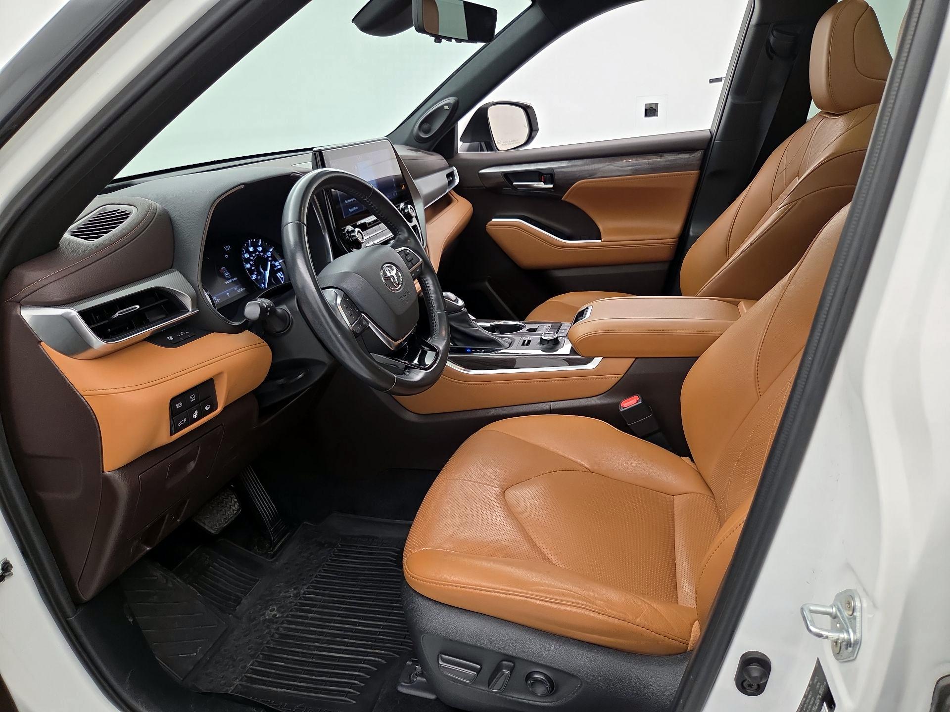 Thumbnail: 2021 Toyota Highlander - 11
