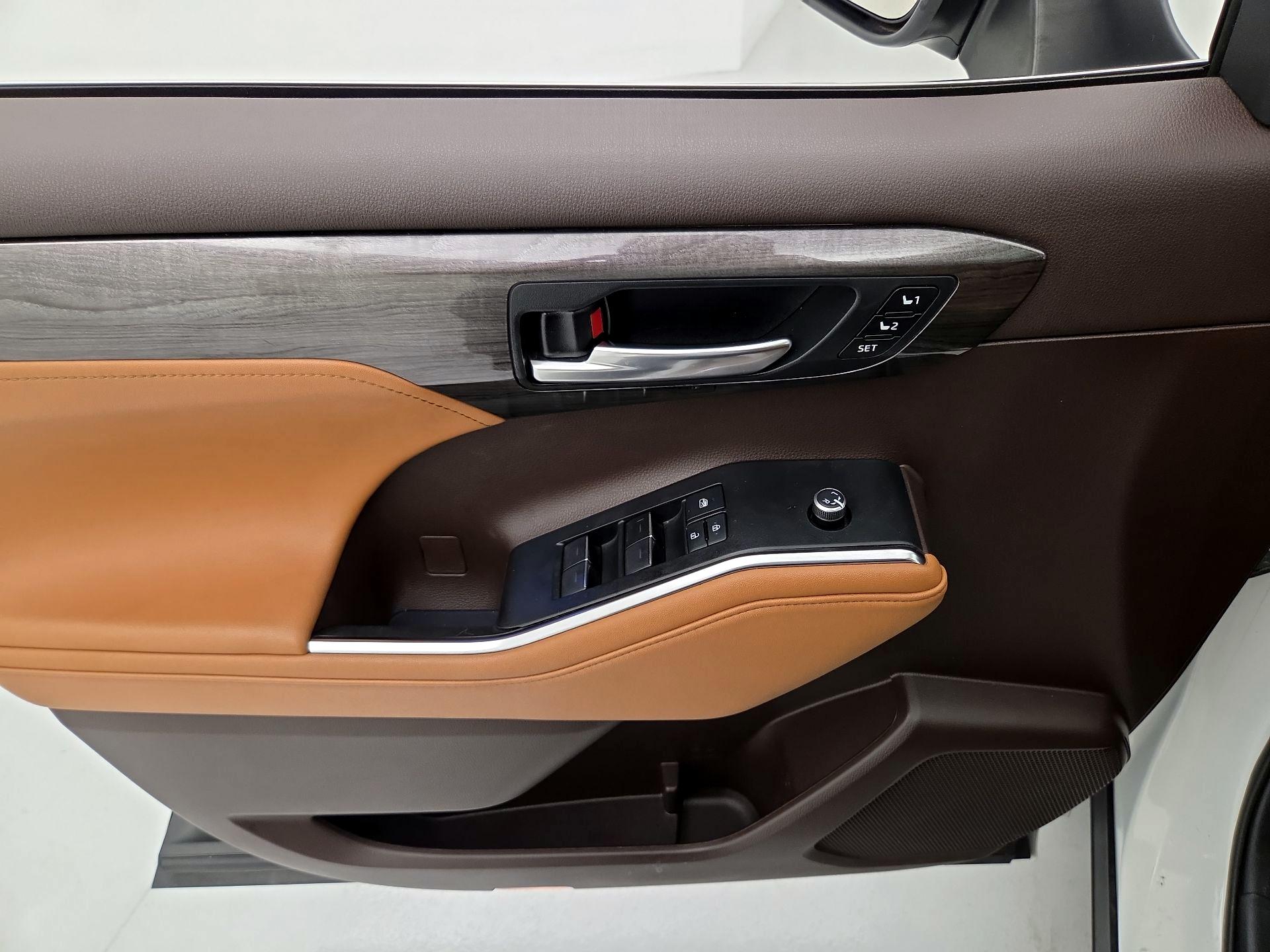 Thumbnail: 2021 Toyota Highlander - 12