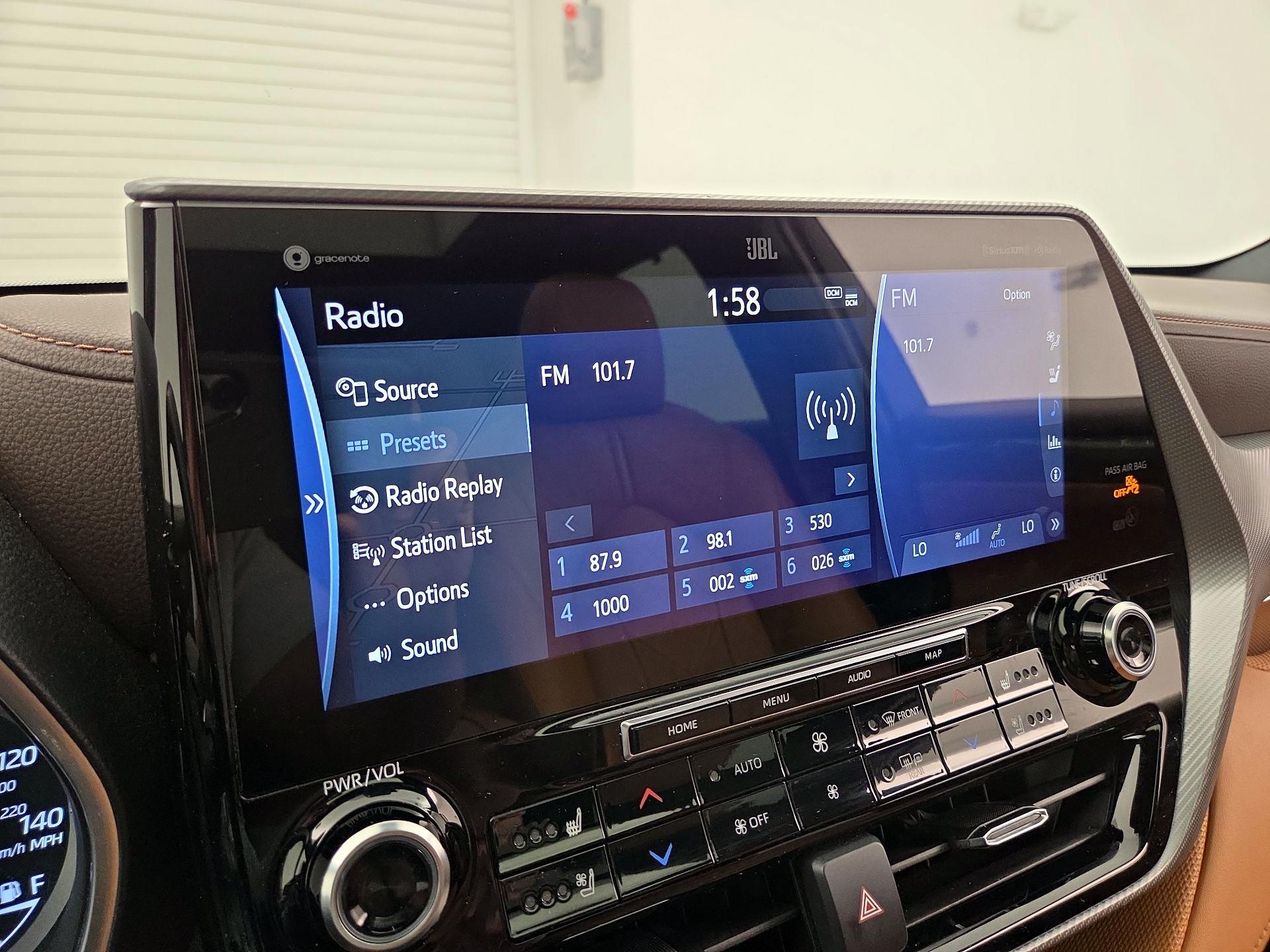Thumbnail: 2021 Toyota Highlander - 16