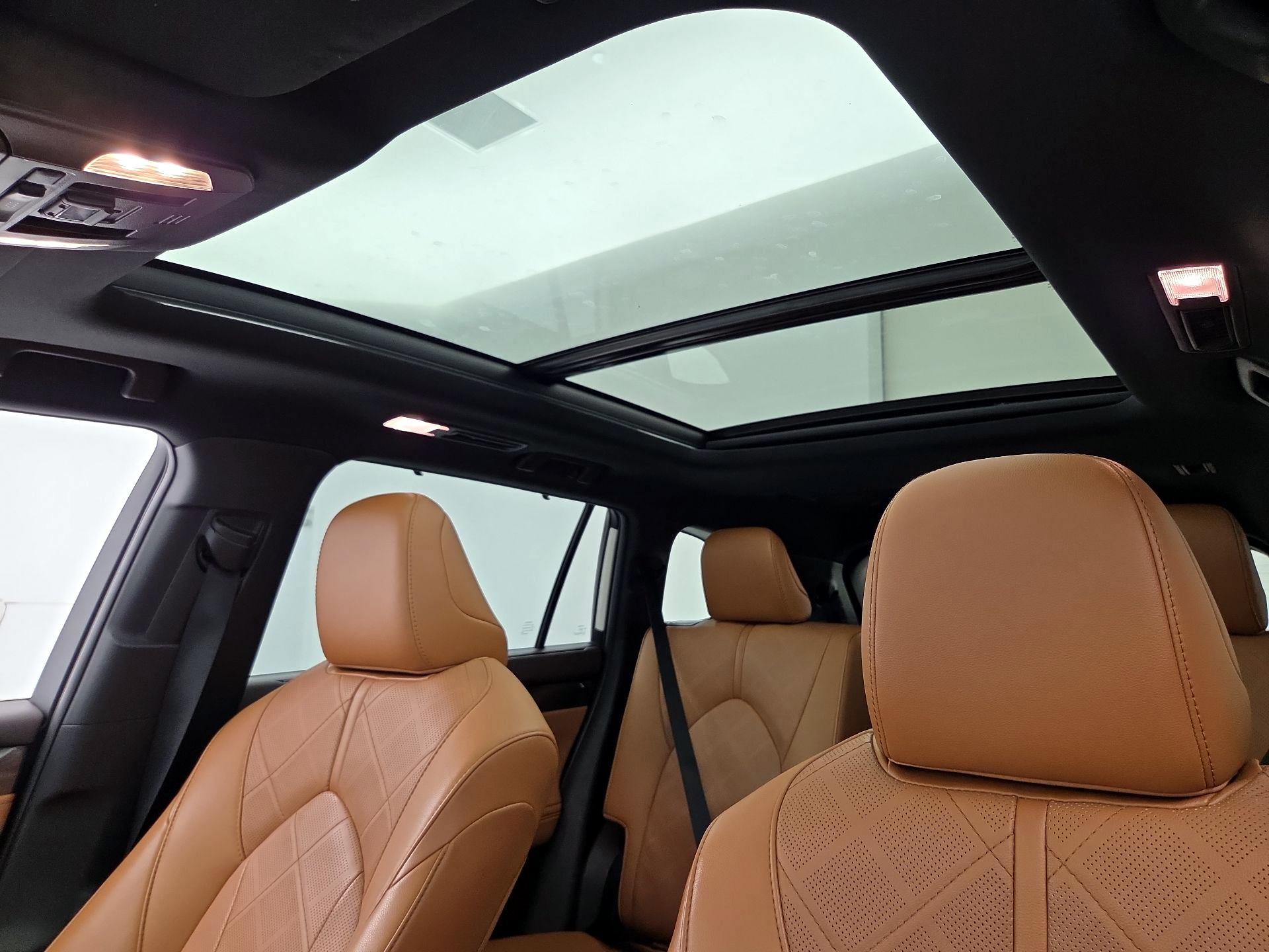 Thumbnail: 2021 Toyota Highlander - 20