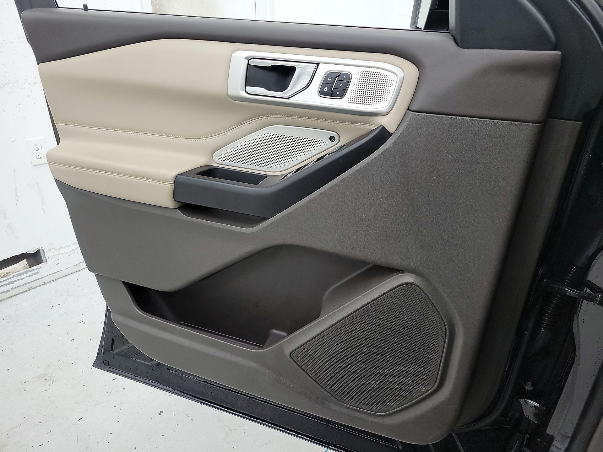 Thumbnail: 2020 Ford Explorer - 12