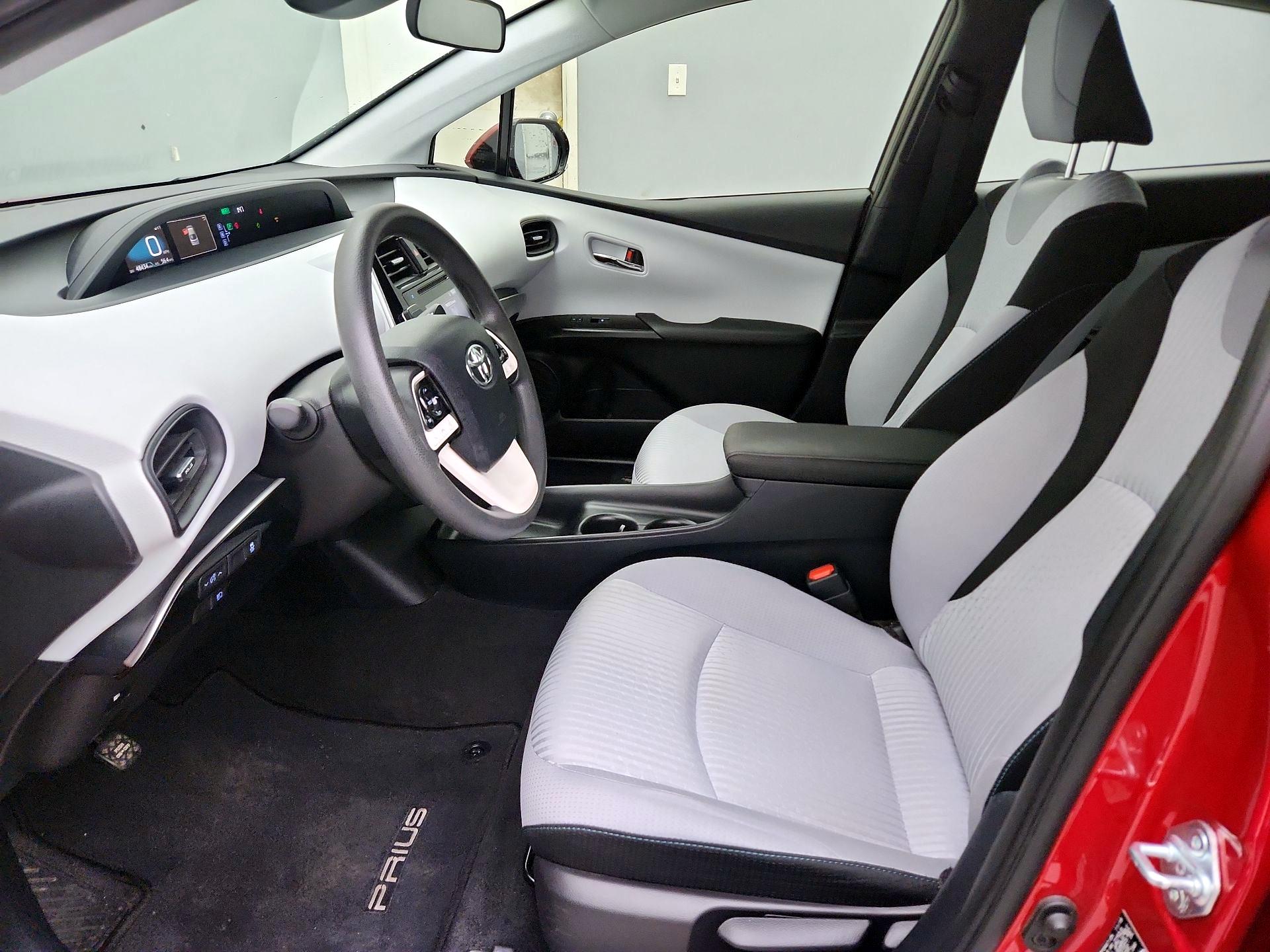 Thumbnail: 2018 Toyota Prius - 11