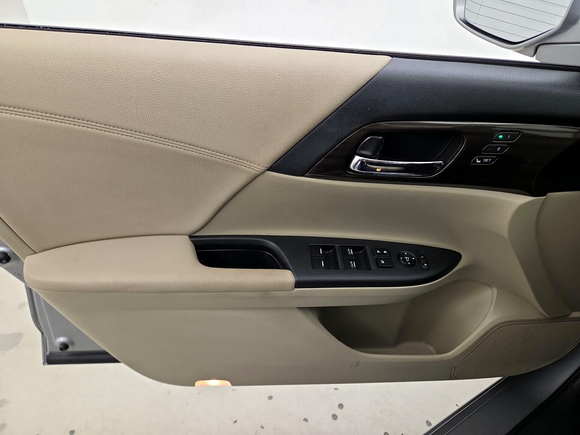 Thumbnail: 2017 Honda Accord - 12