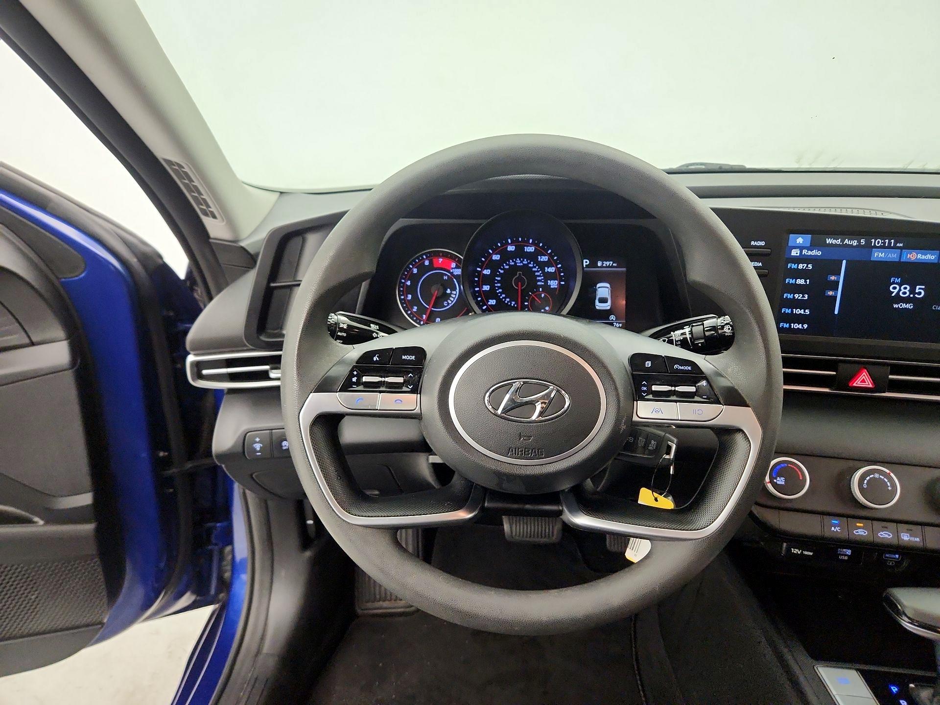 Thumbnail: 2022 Hyundai Elantra - 10