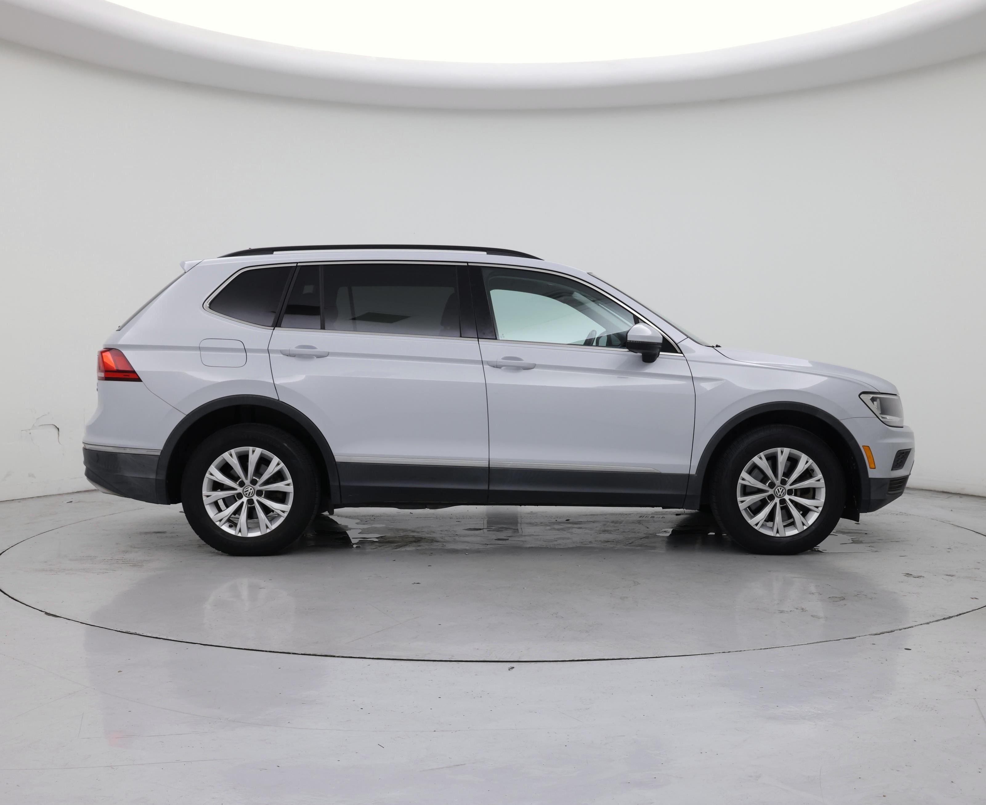 Thumbnail: 2018 Volkswagen Tiguan - 7