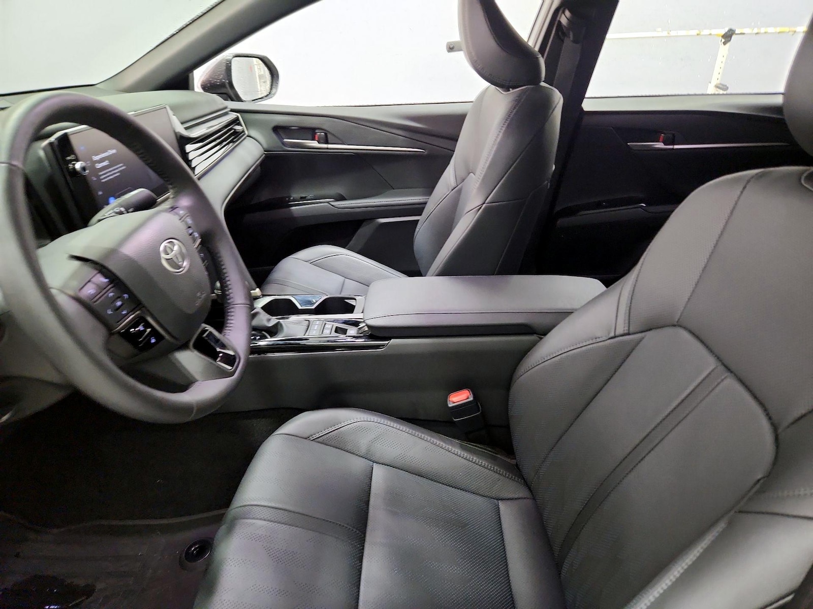 2025 Toyota Camry XSE - Photo 12