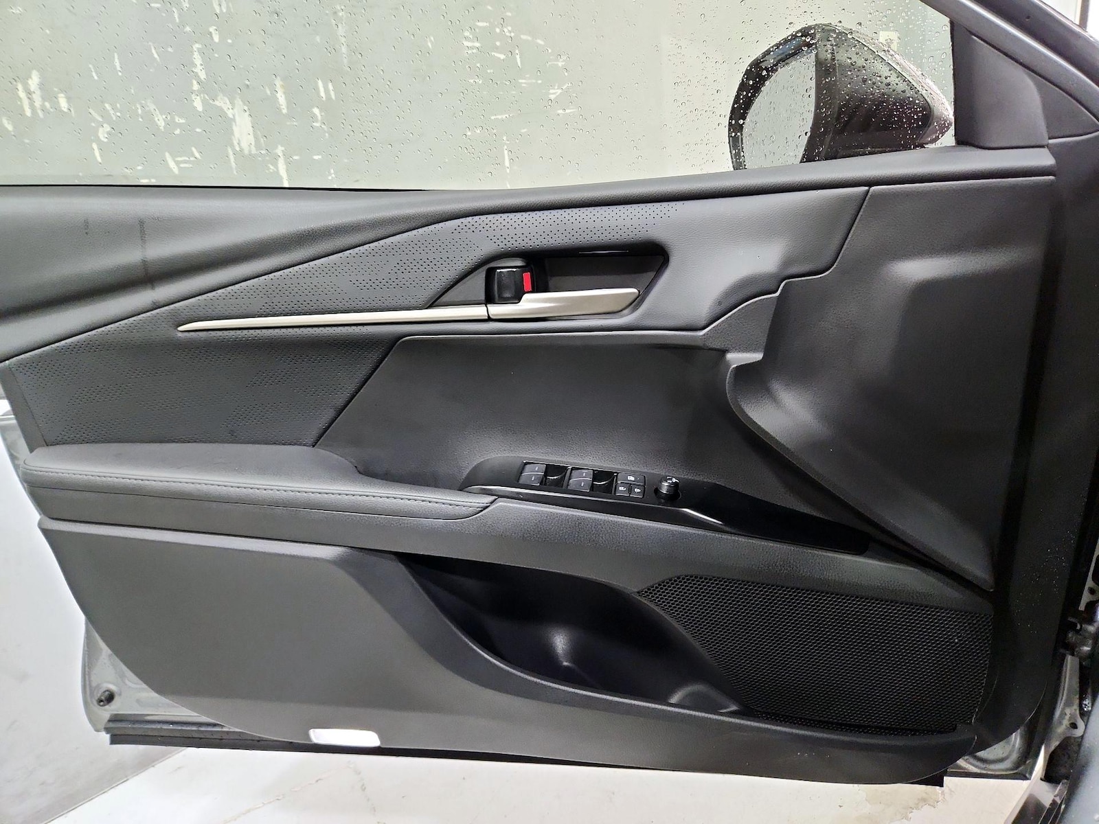 2025 Toyota Camry XSE - Photo 13