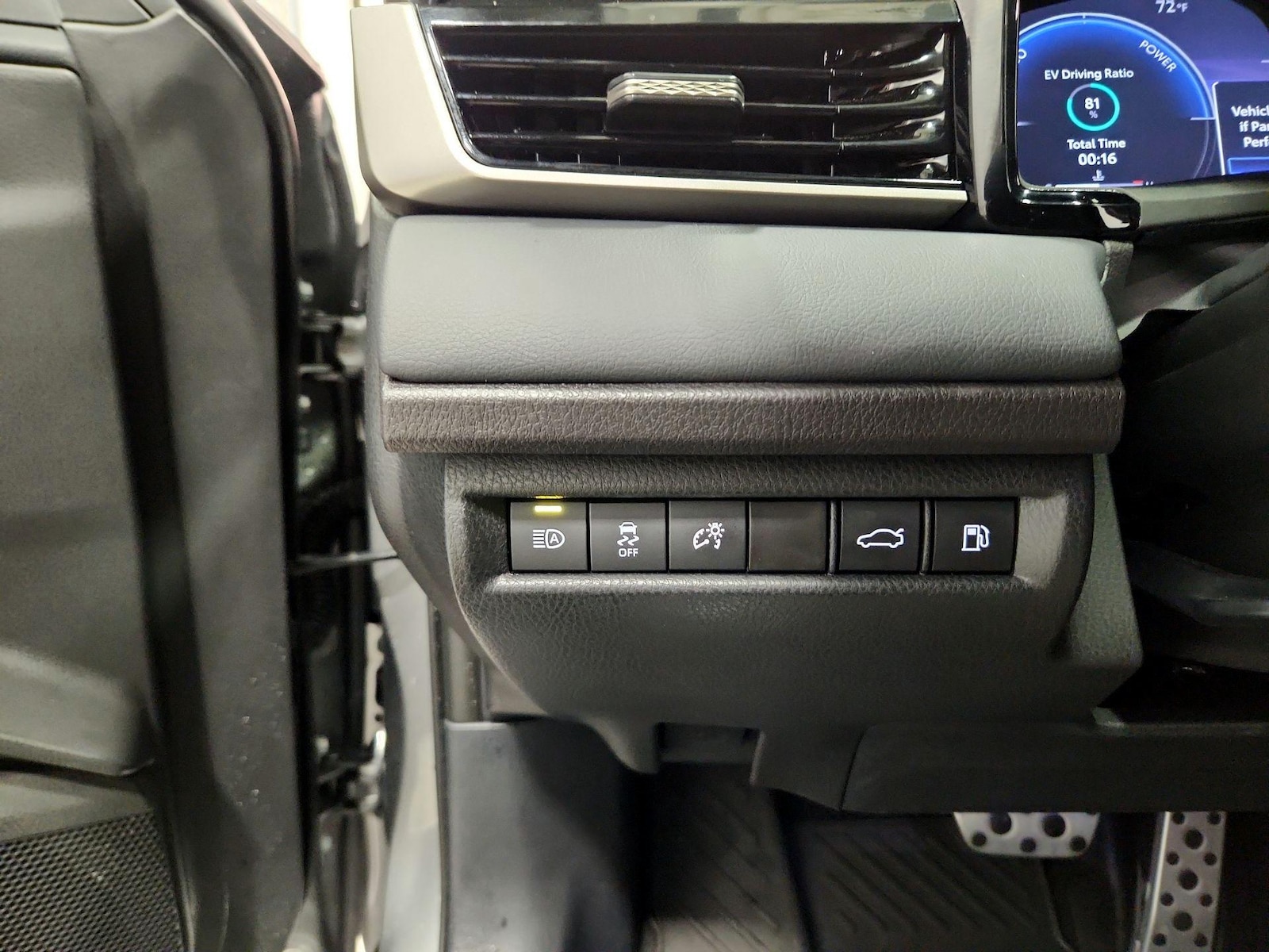 2025 Toyota Camry XSE - Photo 14