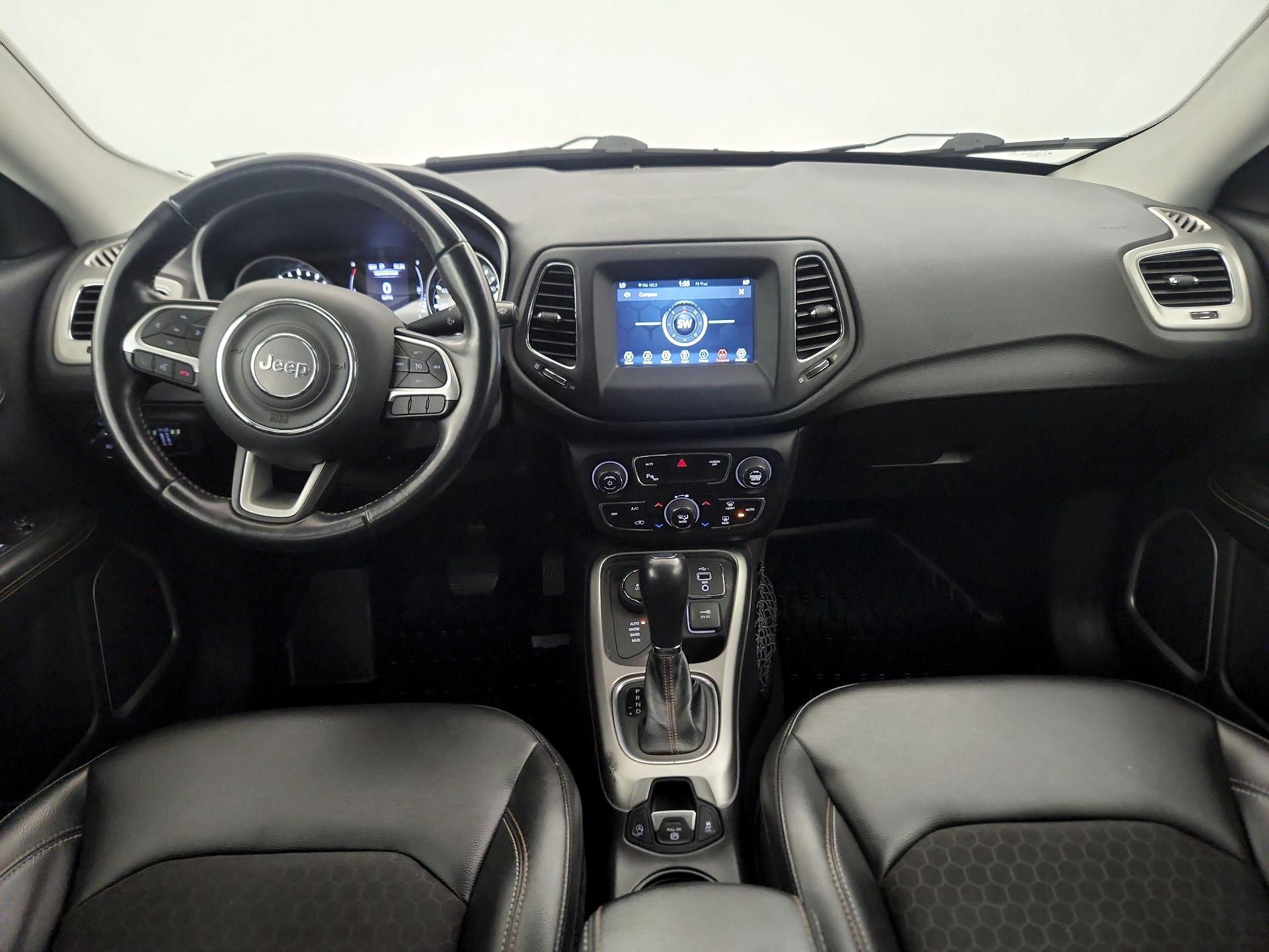 Thumbnail: 2020 Jeep Compass - 9